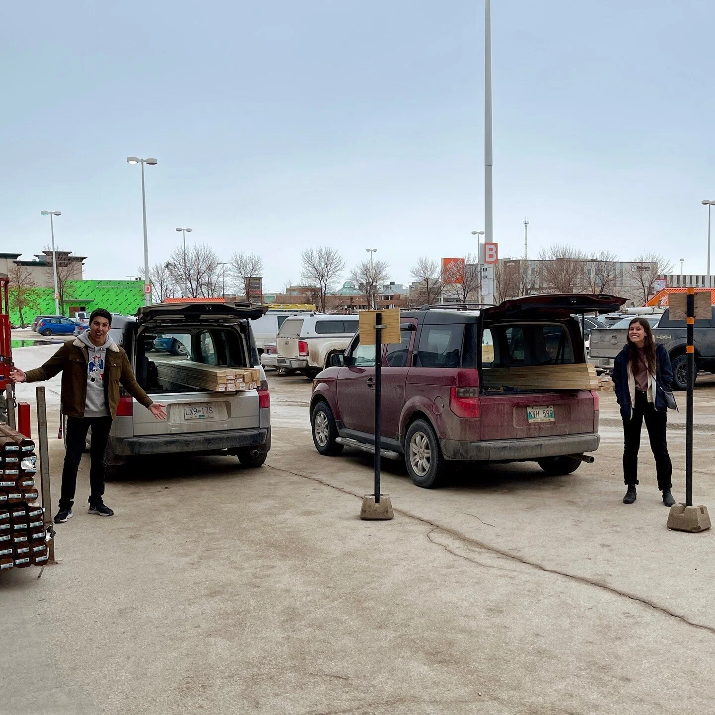 Honda Elements... The unofficial official Grey & Ivy transport vehicle.
Things we've hauled in the Elements:
- About thirty 10' 2x4 and twenty 8' 2x6's for a playhouse build
- A 250lb carpentry roubo workbench
- A drum kit for the Winnipeg #know