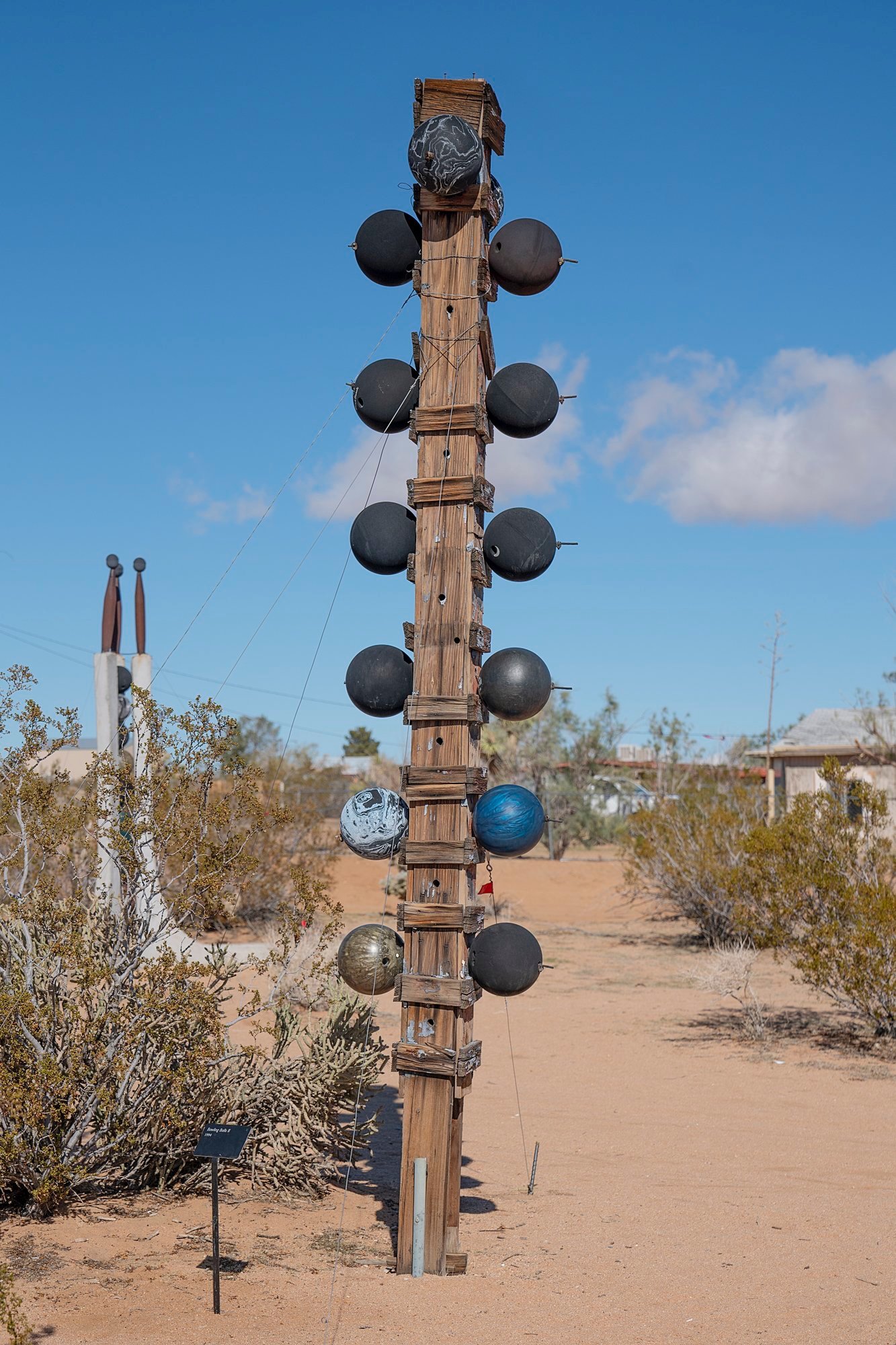 Noah Purifoy. Bowling Balls II, 2002