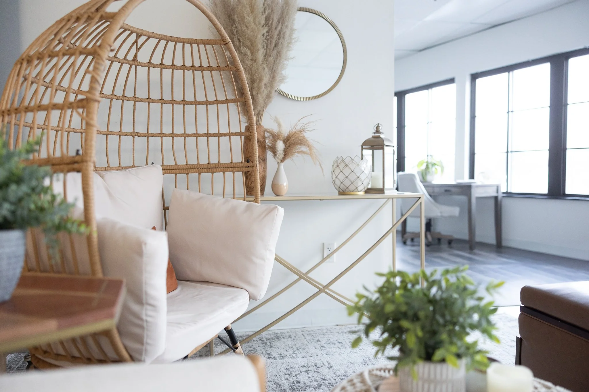 Middle room looking into back room