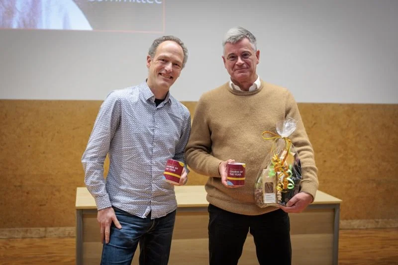 Tobias Dansen and Boudewijn Burgering receive ‘Best Master course of the year’ from the Graduate School of Life Sciences (Utrecht) for their course 'Concepts in Cancer Biology'. 