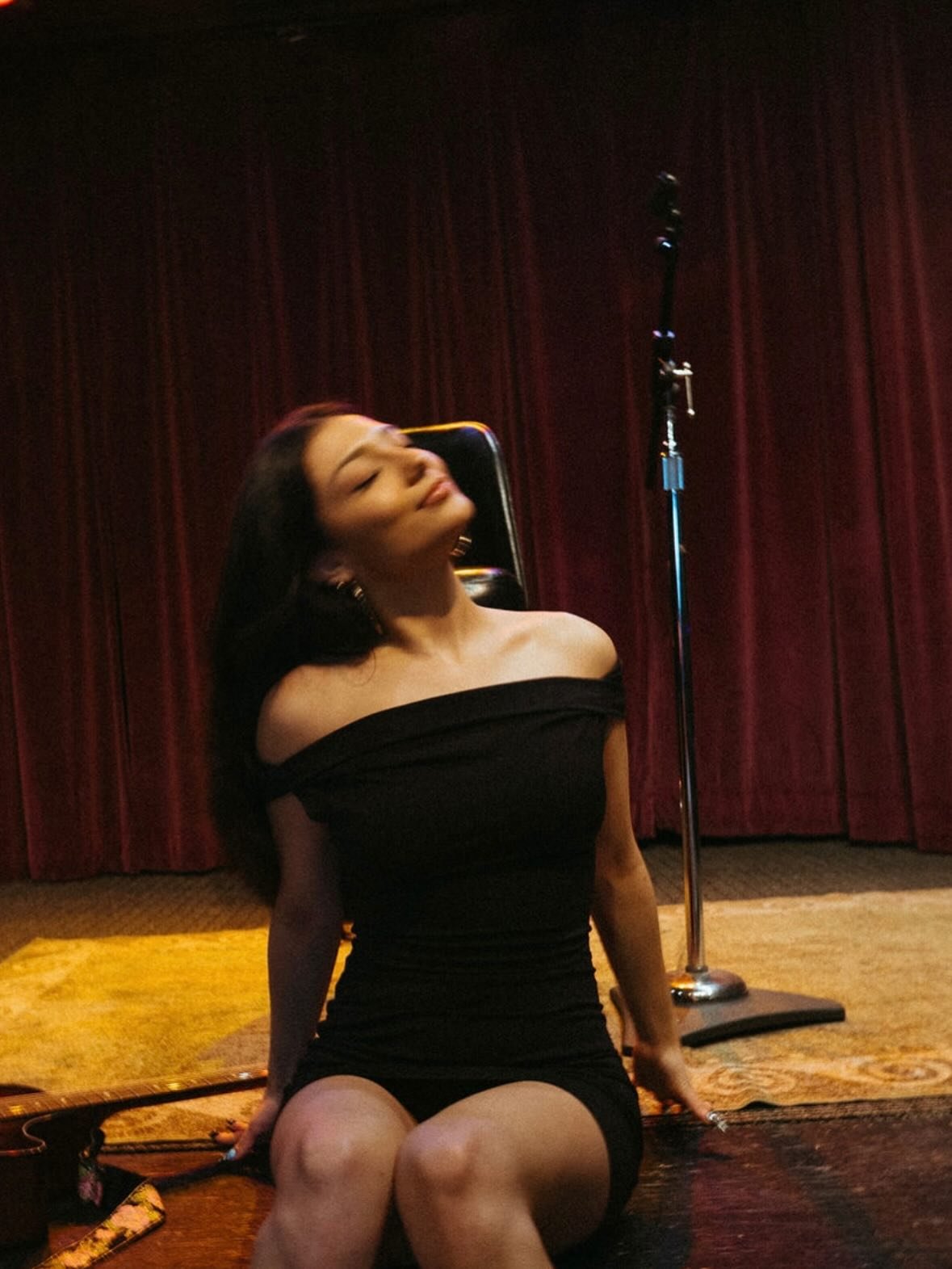 Turned 24 this week, singing some @bigthiefmusic tributes tomorrow night, sharing some new songs for you @hiddenhallseattle on May 10th - it&rsquo;s all so sweet <33

💌 @movinginslow EP release show is 4 days away now!! Tickets in bio 💌