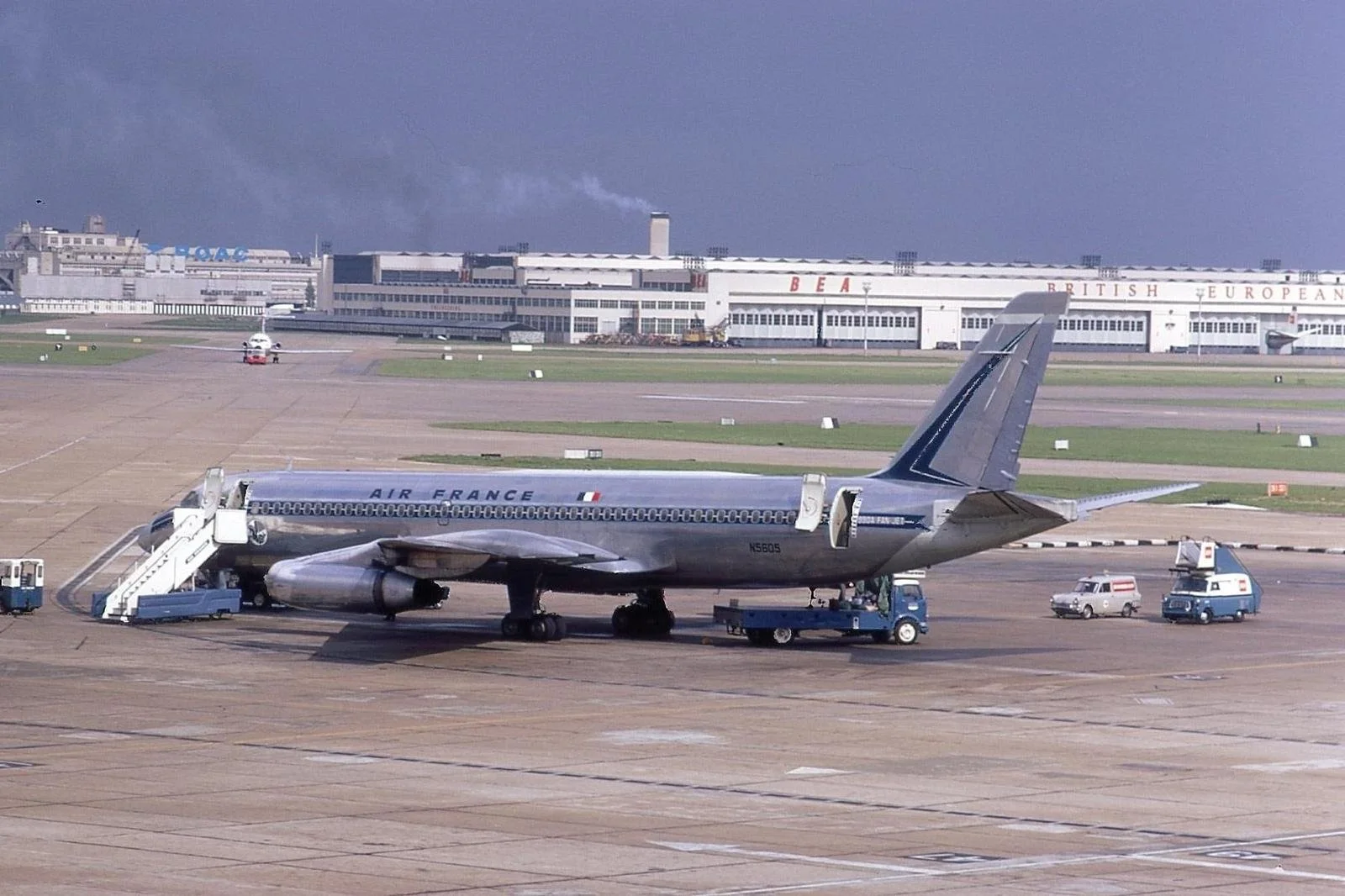 Heathrow Jet Airliners and Bizjets in the 60's, 70's and 80's, with Dave Payne