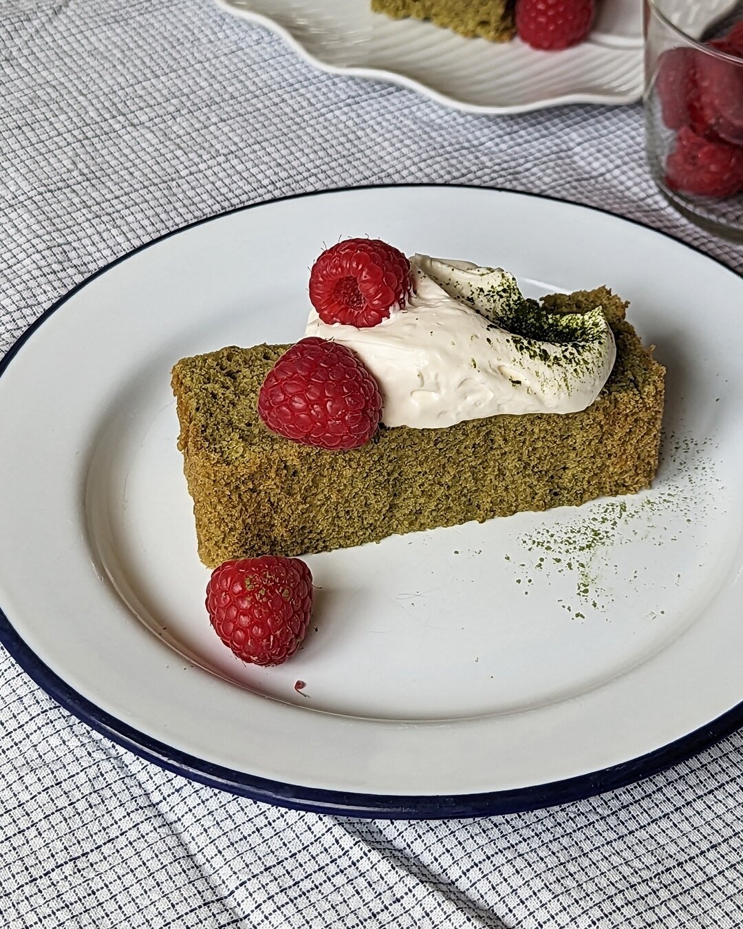 A little sweet treat completes a bento box. 🍱 💌⁠
⁠
If you caught us on @sundaybrunchc4 and was looking for our recipe for this matcha cake with miso cr&eacute;me fra&icirc;che, then you're in luck! 💖⁠
⁠
The whipped miso cr&eacute;me fra&icirc;che 