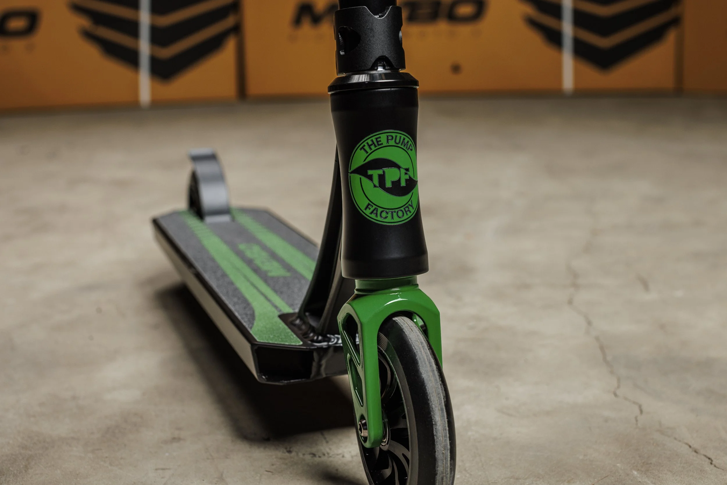 Pump Step stuntstep detail van balhoofd, vork en voorwiel