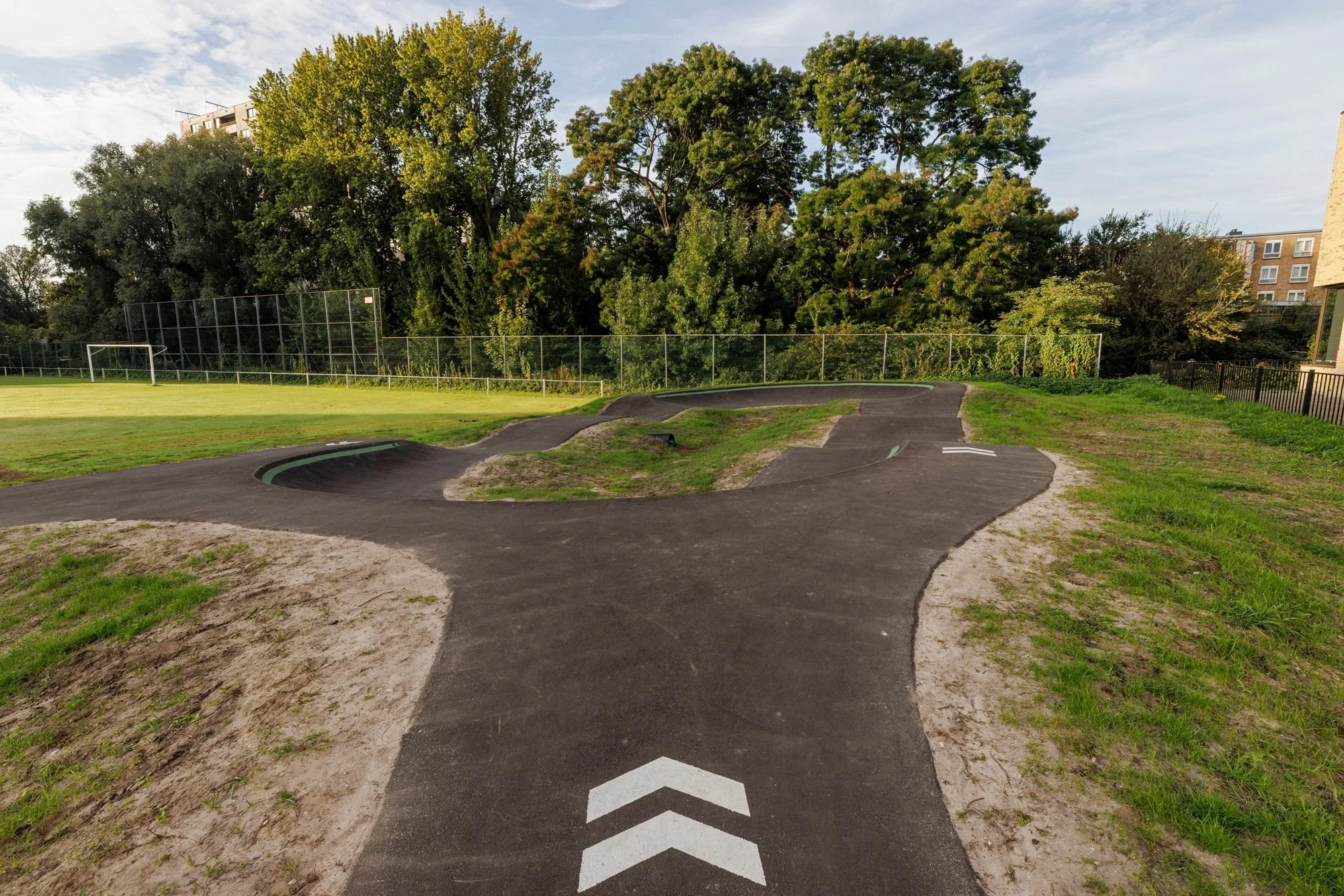 Rollers en kombocht op pumptrack Morgenstond