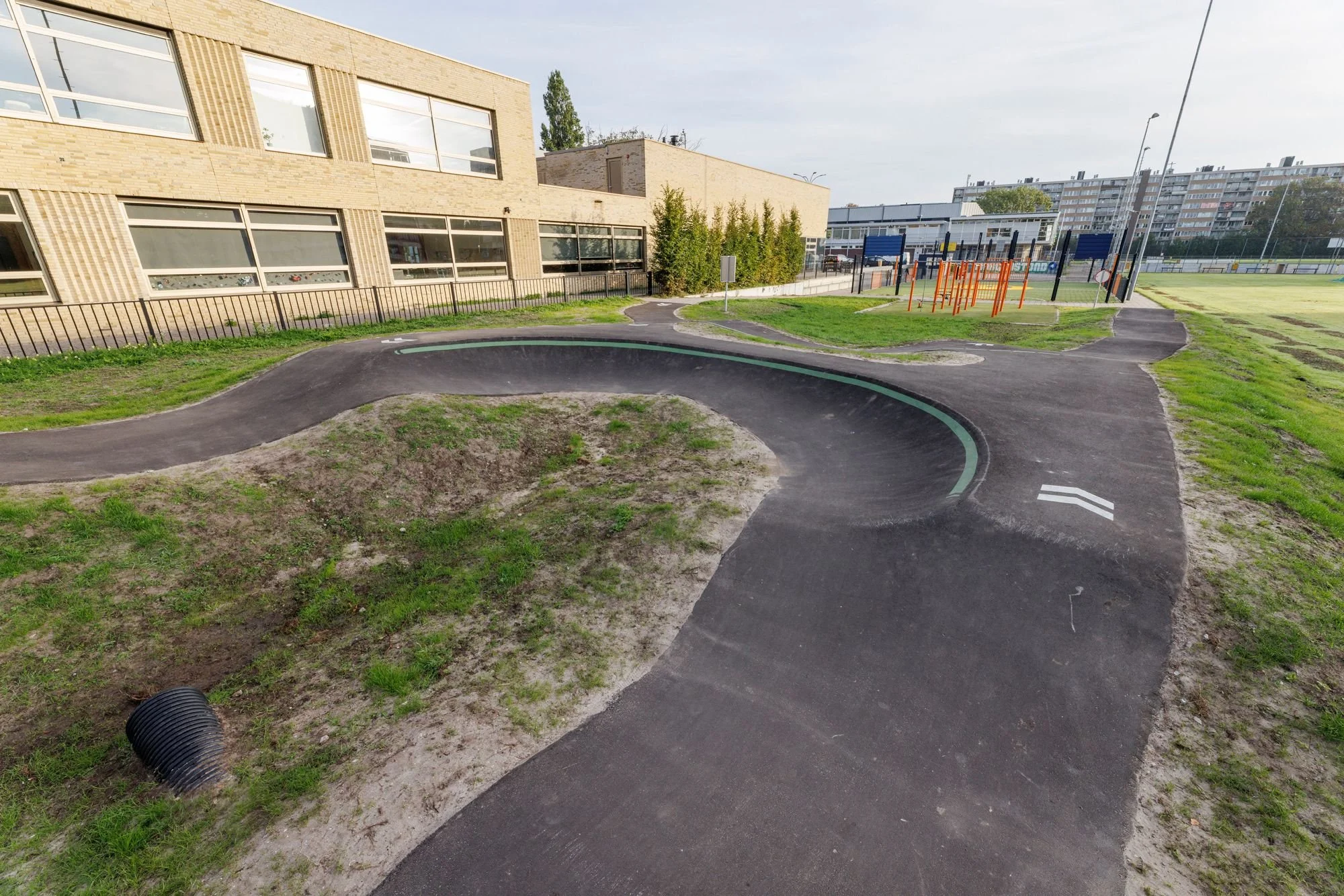 Golvend asfalt van pumptrack Morgenstond, Den Haag