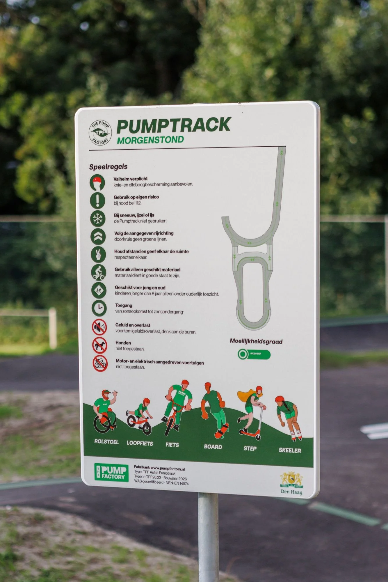 Informatiebord met speelregels bij pumptrack Morgenstond