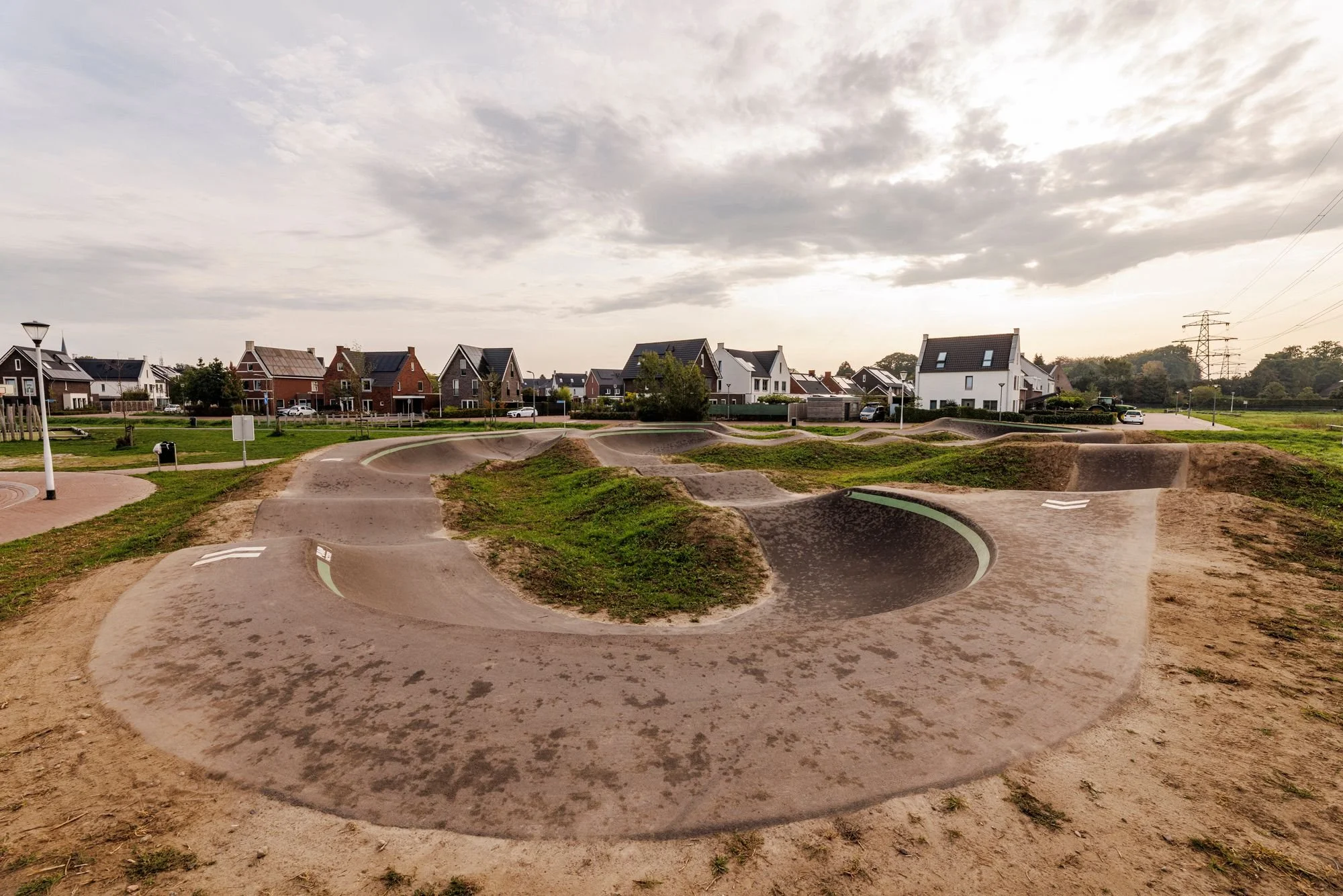 Overzicht van pumptrack Berkel-Enschot vanaf de grond