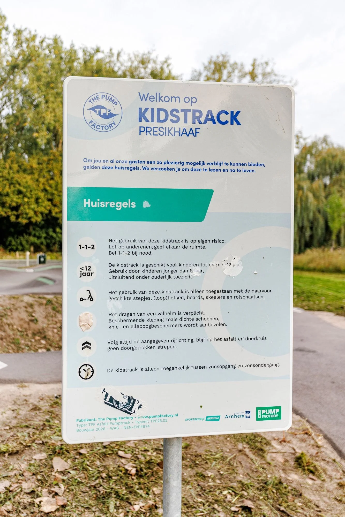 Informatiebord met huisregels bij kidstrack Presikhaaf