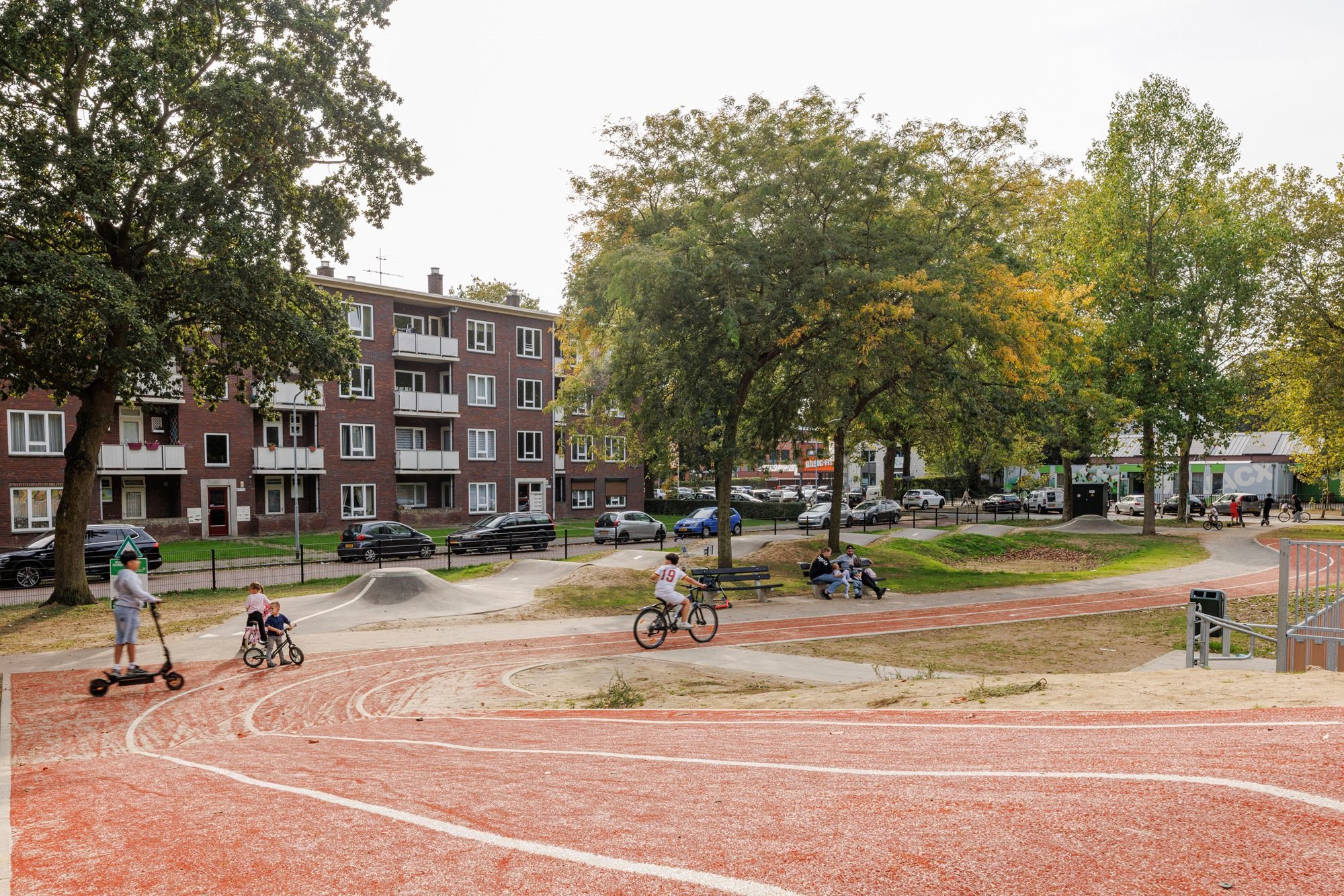 Pump|Coaster Venlo tussen de woonblokken