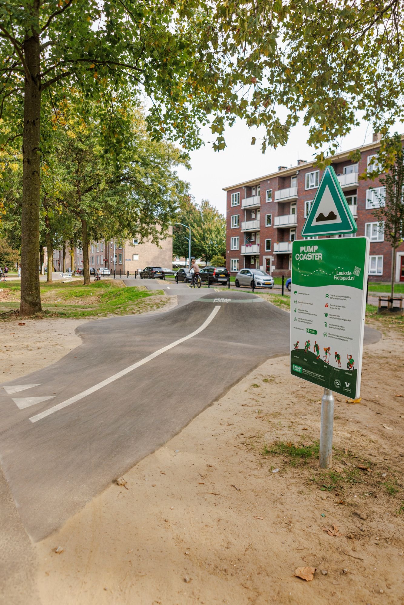 Pump|Coaster Venlo onder de bomen