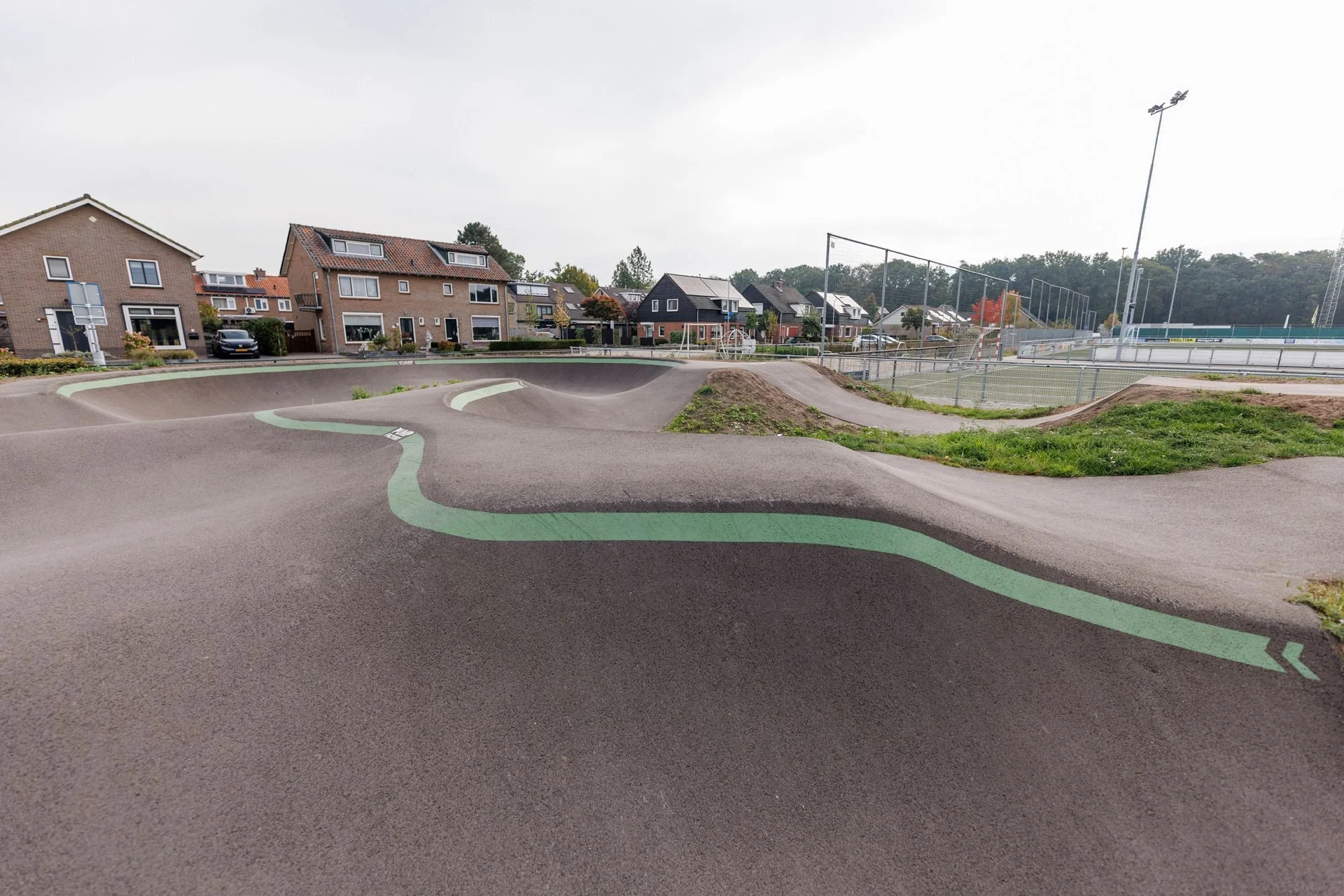 Rollers en bochten op pumptrack Klarenbeek