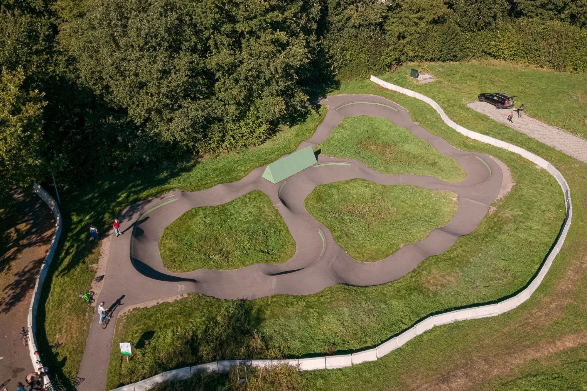 Bochten en routes van pumptrack Nieuw-Buinen, luchtfoto