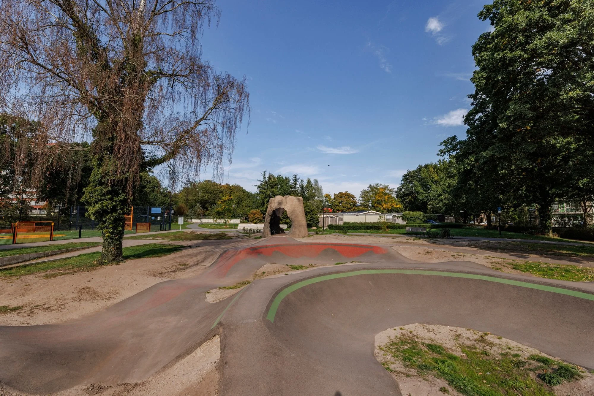 Rotspartij langs pumptrack Orden in Apeldoorn