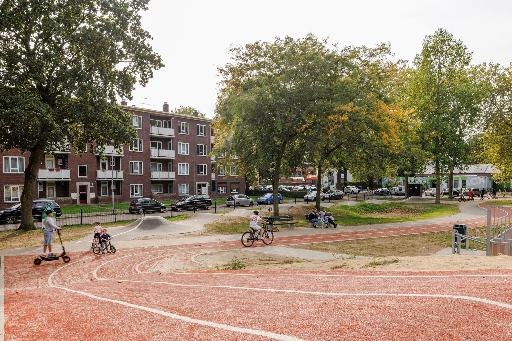 Pump|Coaster Venlo tussen de woonblokken