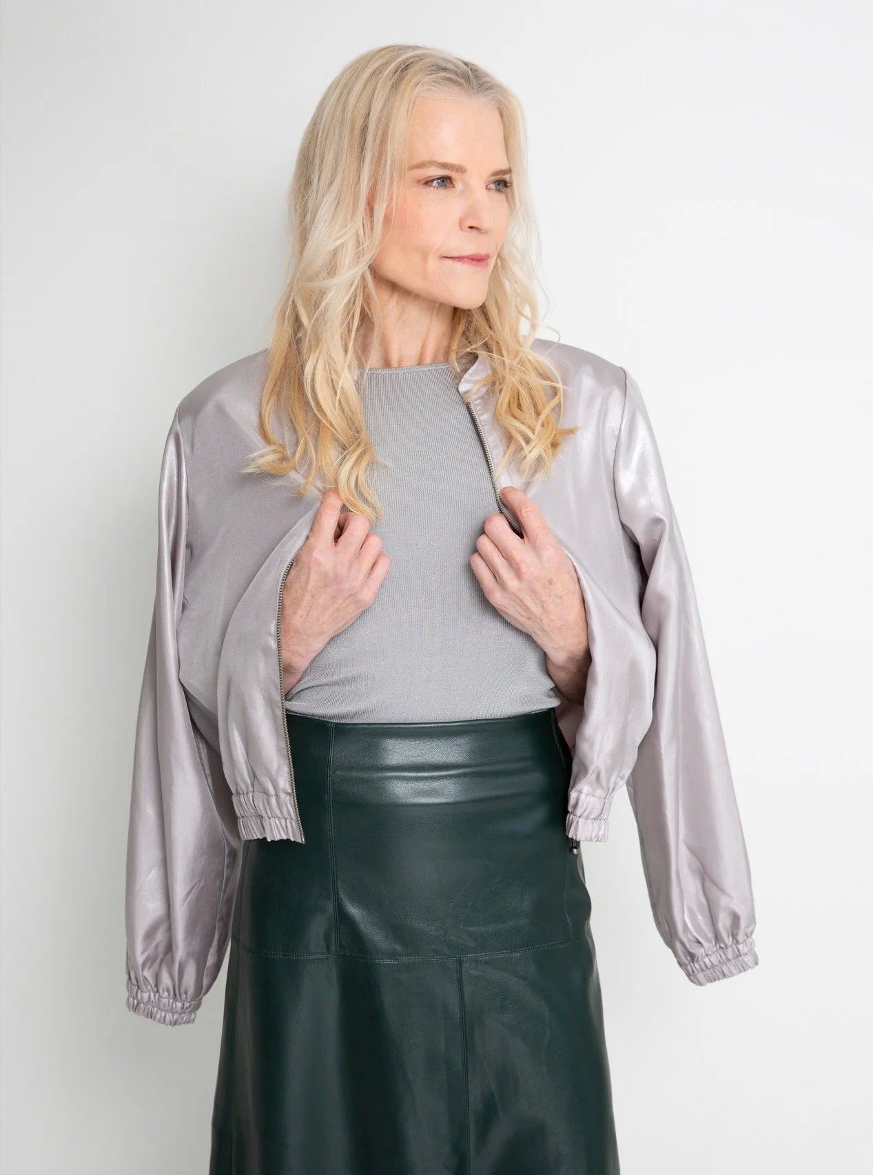 New personal branding shoot for the amazing Delwyn!

Delwyn is a multi-talented accomplished woman who is a:

▫️ Soft Tissue Therapist 30+ yrs
▫️ Nutrition and wellness consultant
▫️ Author (who is just about to launch a brand new book)
▫️Aspiring fa