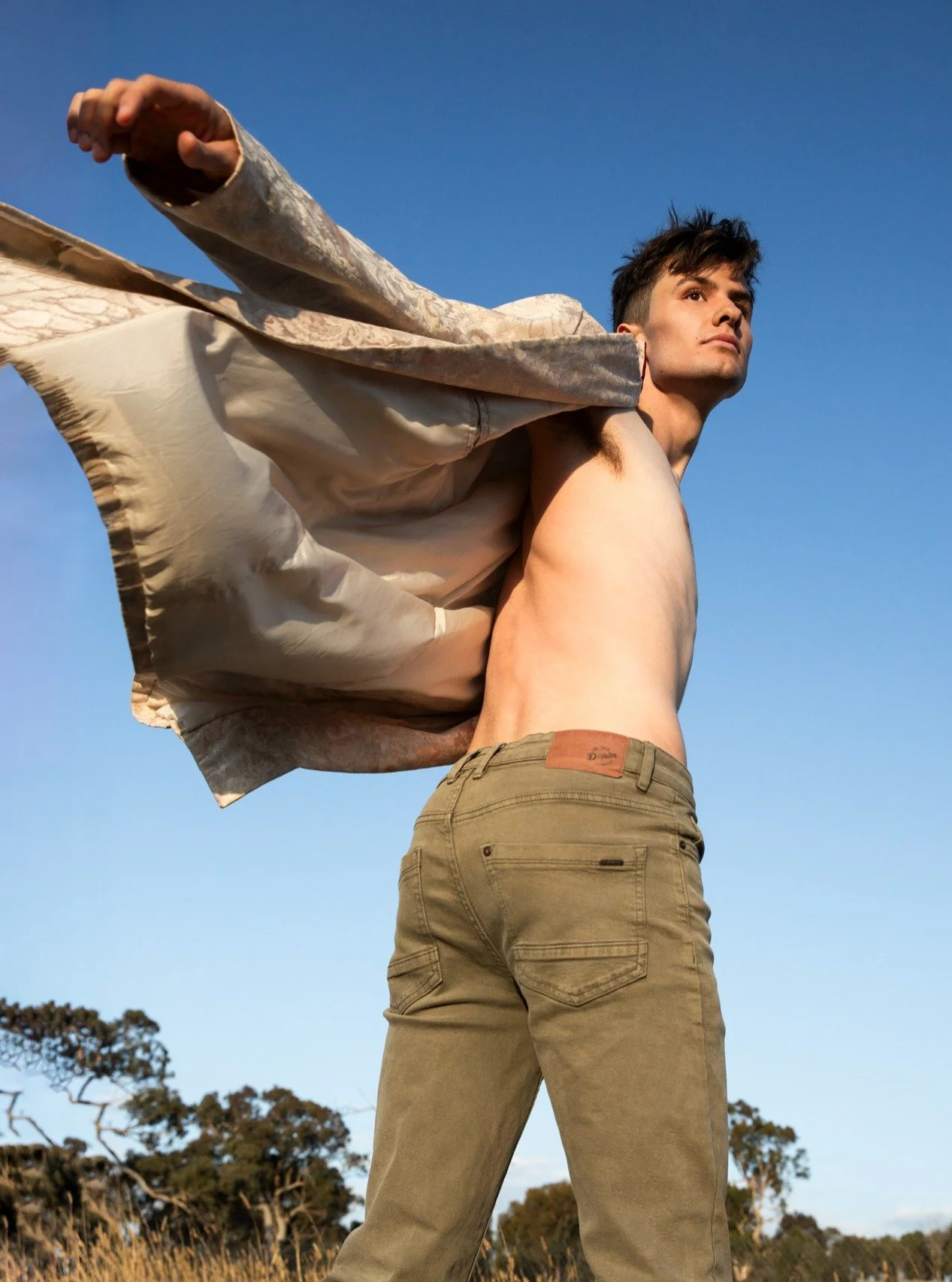 Brand New Model Portfolio for Novice Model LOCHLAIN

🌾🌾

MODELS 
You can learn Model Movement with me in a one-on-one setting, separate to a photoshoot. Check out my Model Coaching sessions (link in bio). 

You can also learn on set in a real-life 