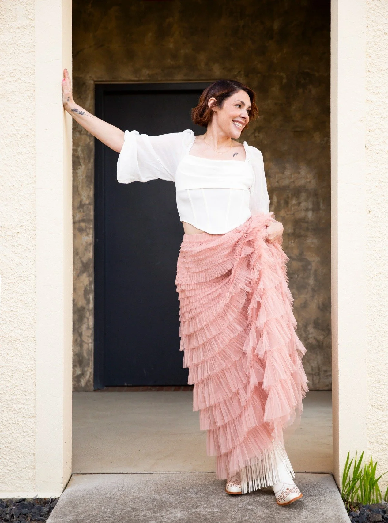 New images for the gorgeous SARAH, part 2 (look 2).

Sarah needed a mix of:
- Personal Branding
- Modelling
- Talent (singing, presenting)
- Corporate

We focused mainly on personal branding overall, but we did a mix of all of the above. We had so mu