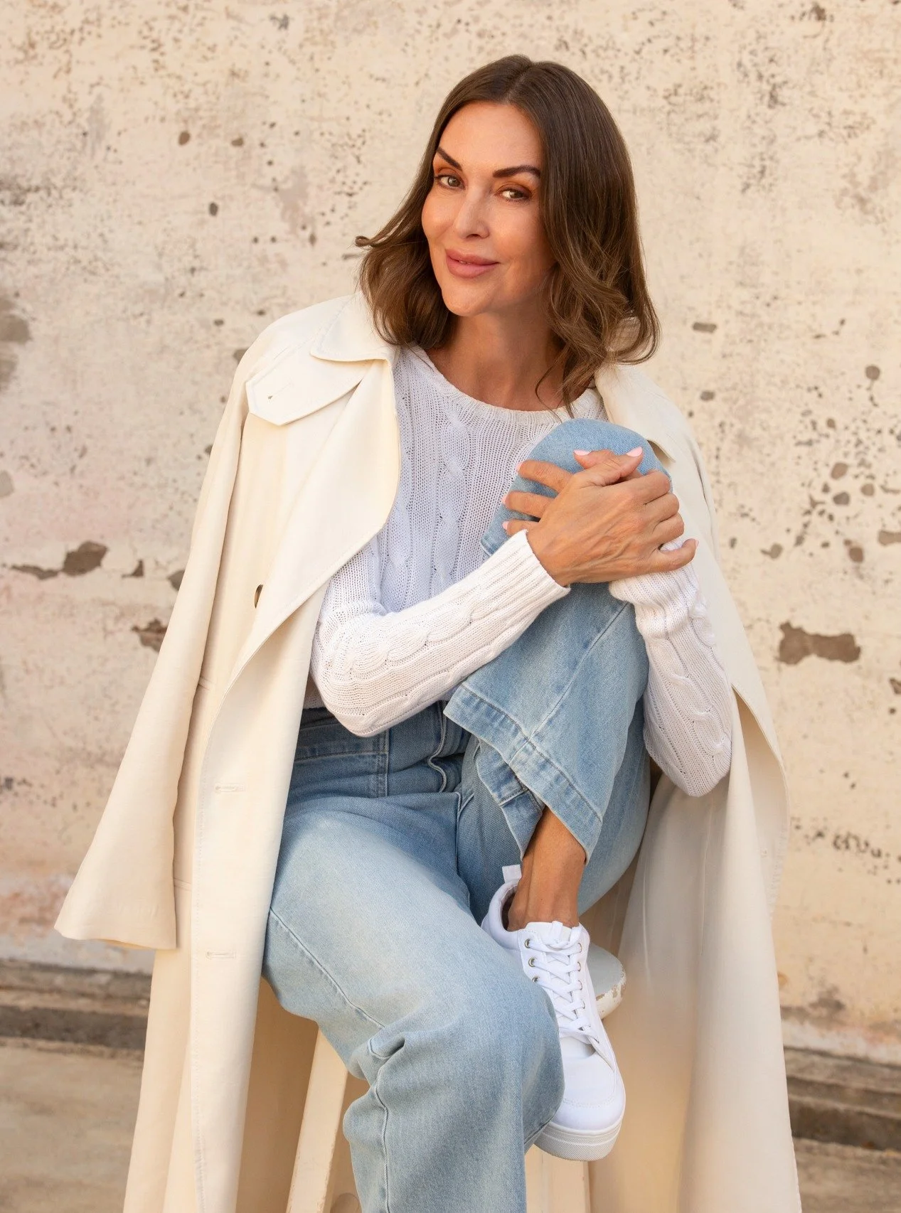 ALEXANDRA

Alexandra is a well-known super experienced model who has done loads of runway and glamour shoots. Our aim in this shoot was to strip it right back to minimalism editorial, to give her portfolio a refresh with something she didn't have. 

