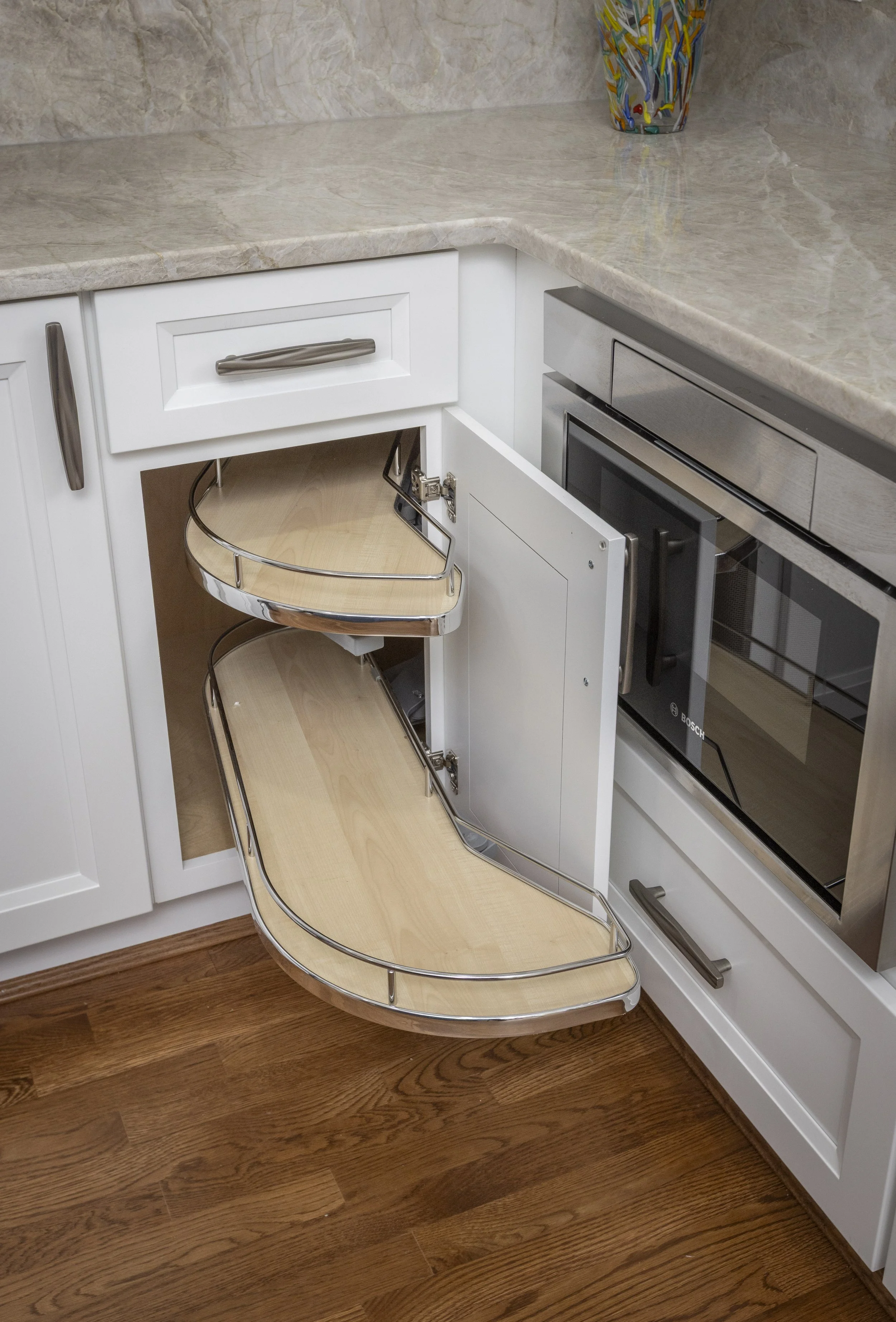 CORNER_CABINET.jpg