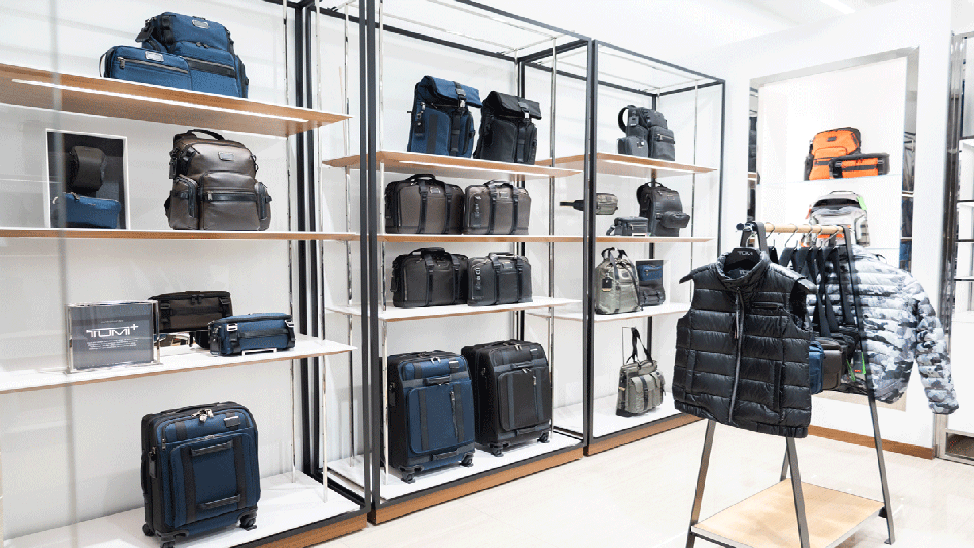 Custom travel. Гитара тревел кастом. Traveler guitar. Бас гитара 8 струн. Lapstick гитара.