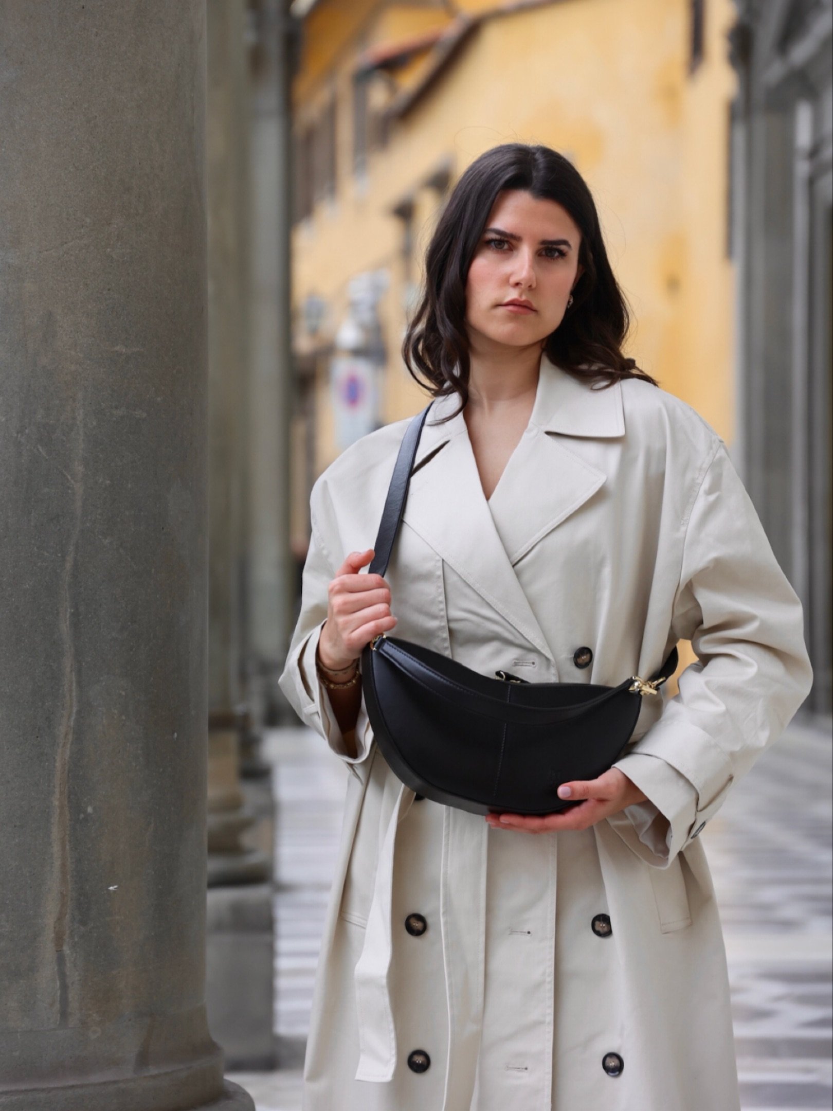 Paola carries you through every occasion.
Wrapped in the quiet magic of Christmas.

#fivefortythelabel