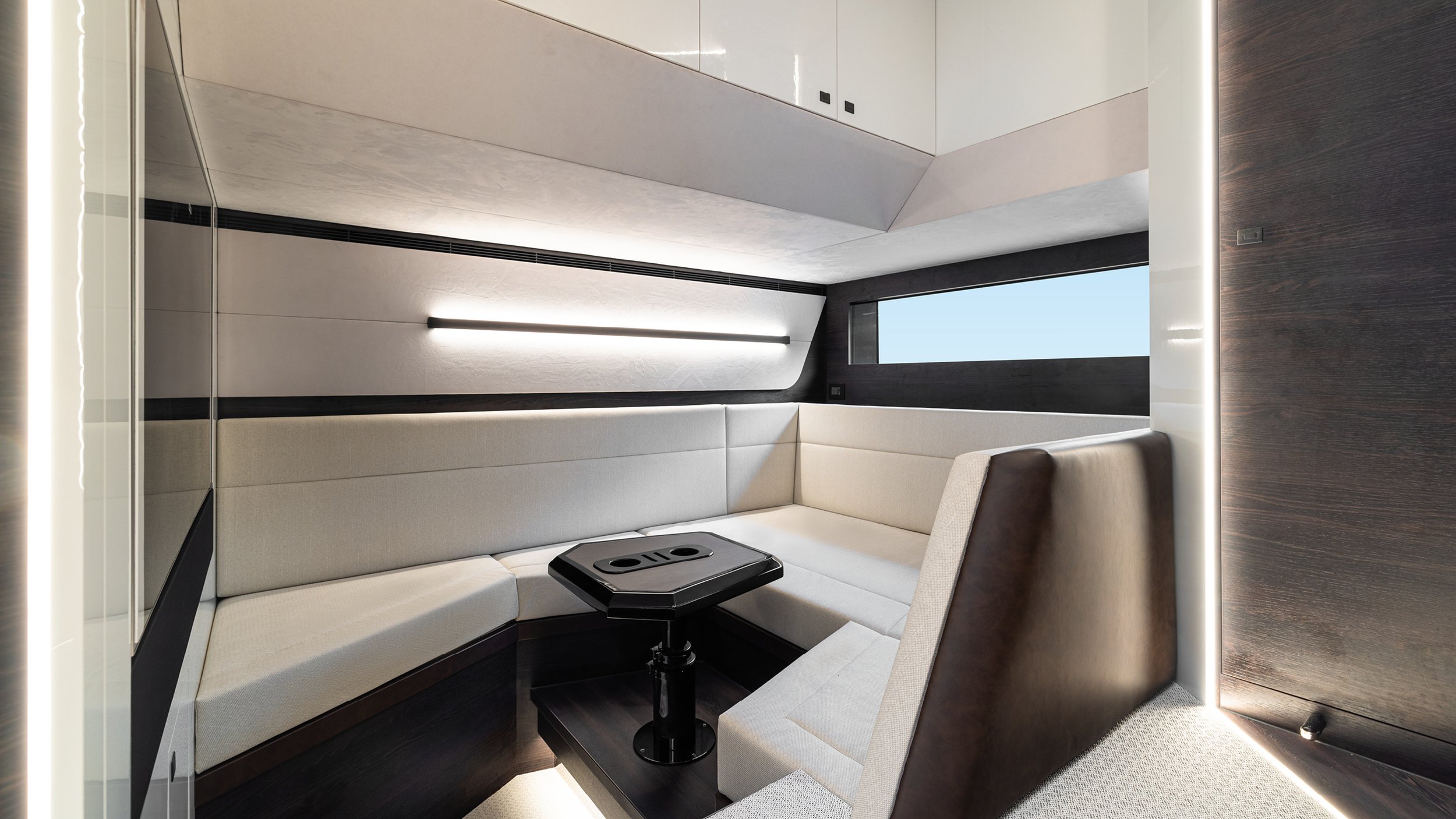 Vanquish-Yachts-VQ70-Gallery_26.jpg