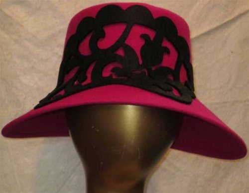 WG149 Pink and Black Cloche