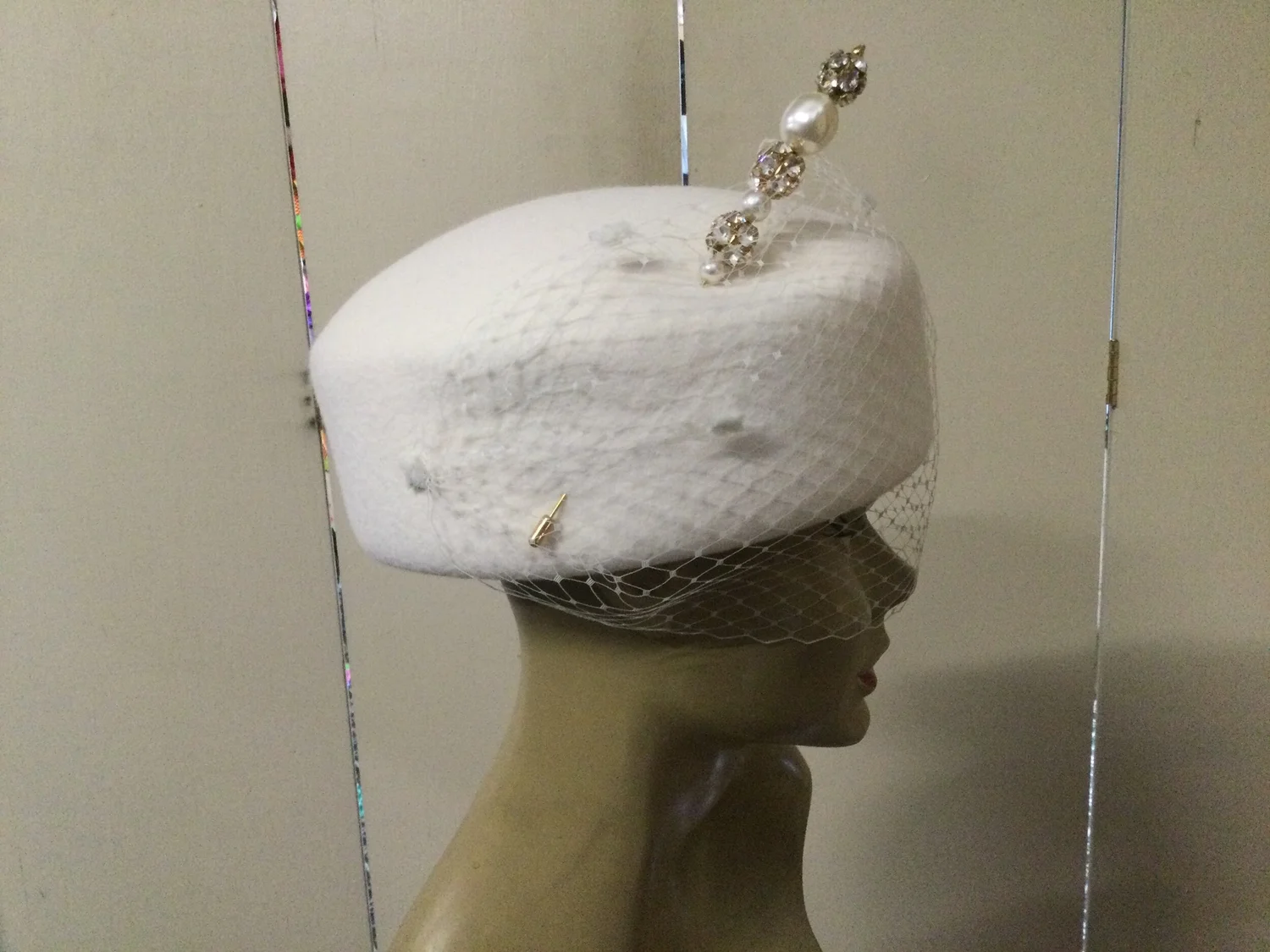 Vintage White Pillbox Hat by Noreen Fashion Wonderland main image 4