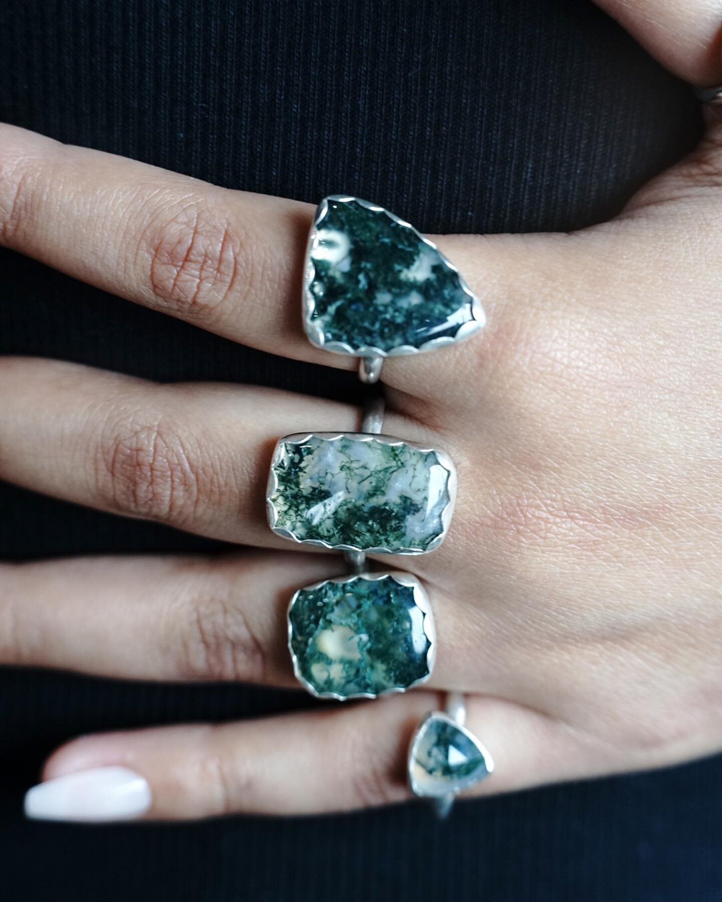 Nature meets ✨ elegance ✨ Add a touch of organic beauty to your jewelry collection with these beautifully handmade moss agate silver rings 💍 

Crafted by Joel Garza
&bull;
&bull;
#mossagate #spi #theartloungespi