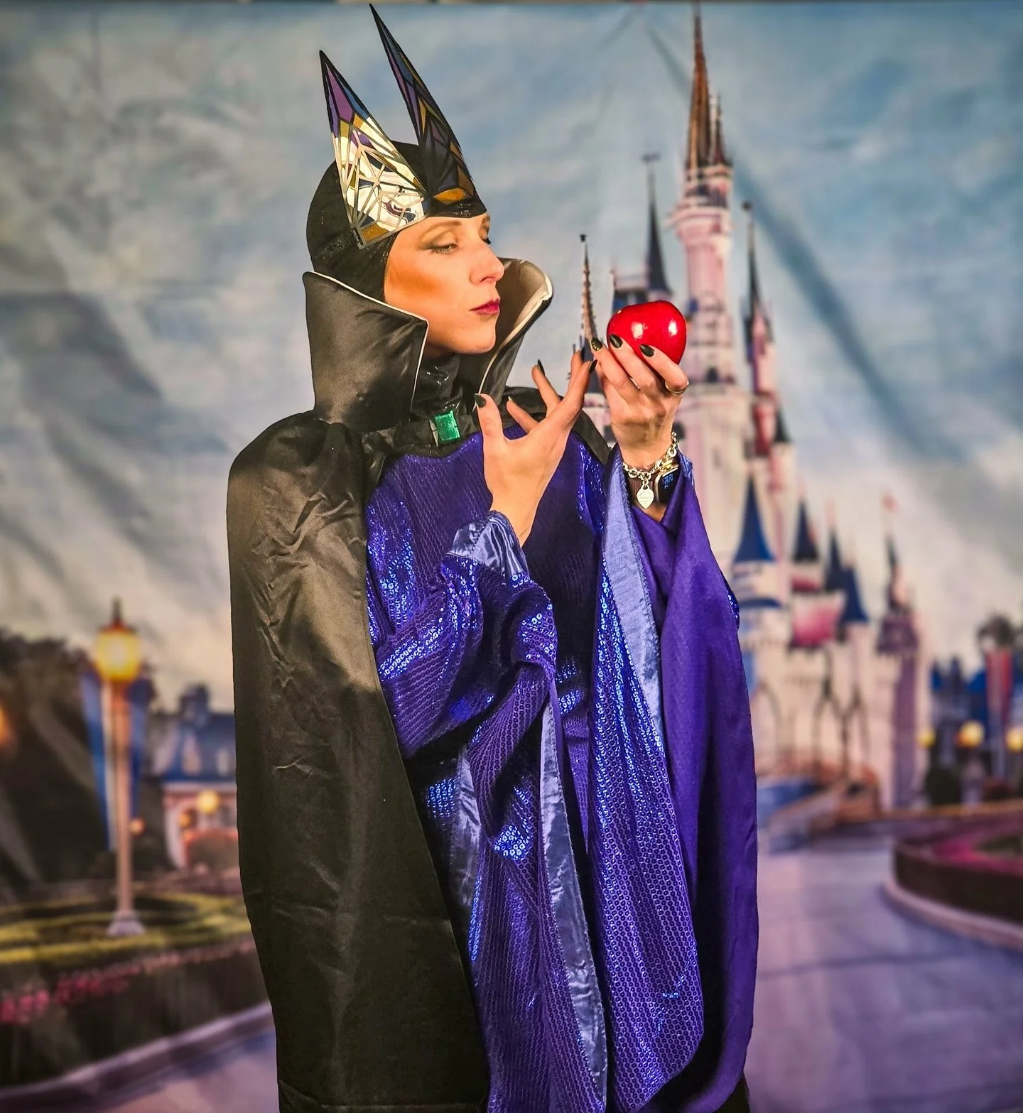 Halloween was absolutely spooktacular this year! Between parties with friends, carving pumpkins, fun costumes and a ridiculous amount of candy, it was a year to remember!