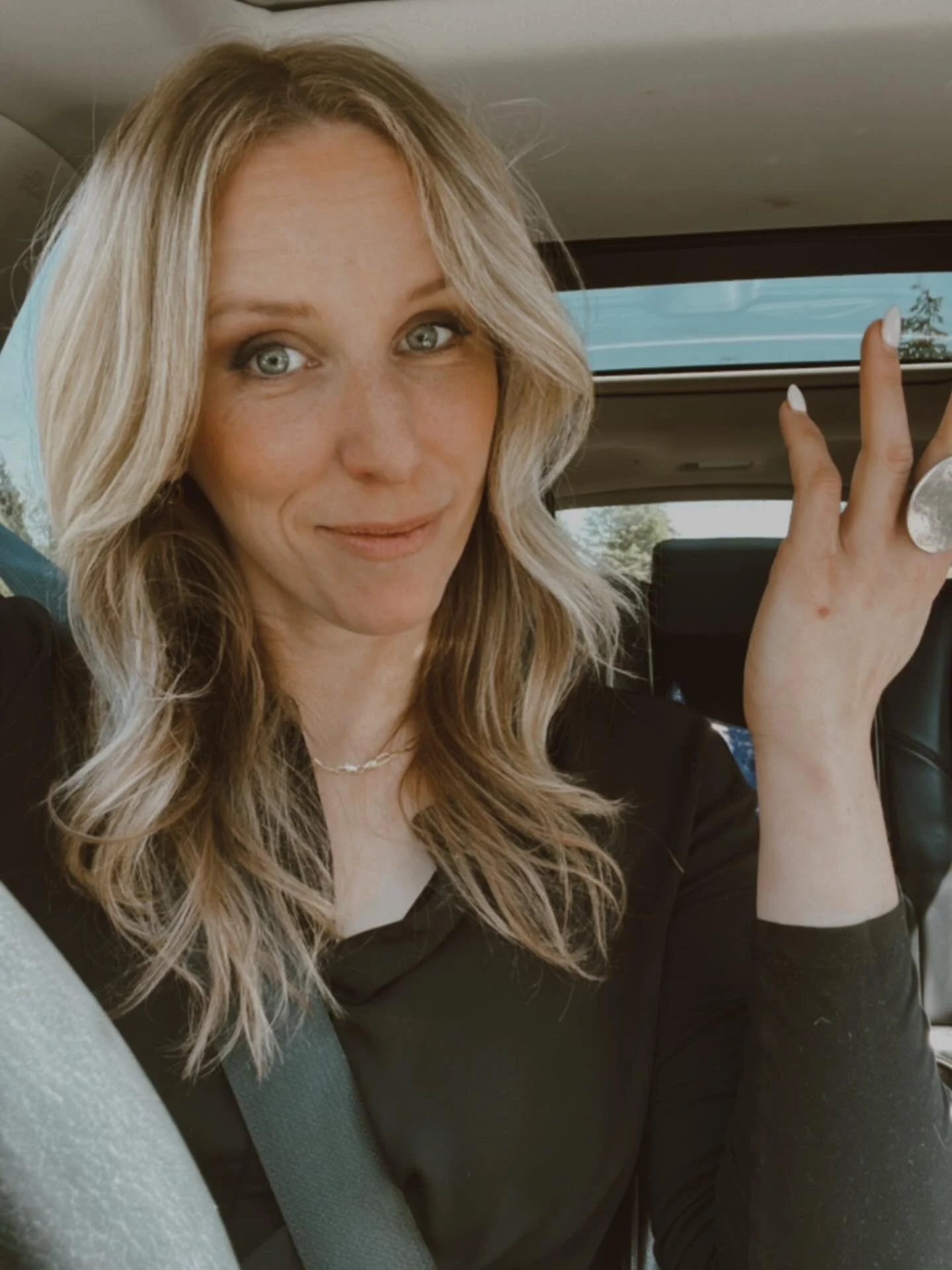 Booked a trip = guaranteed offers.
Should I start traveling more for you guys??

#realtorlife #realtorhumor #maplevalleywa #seattlerealtor