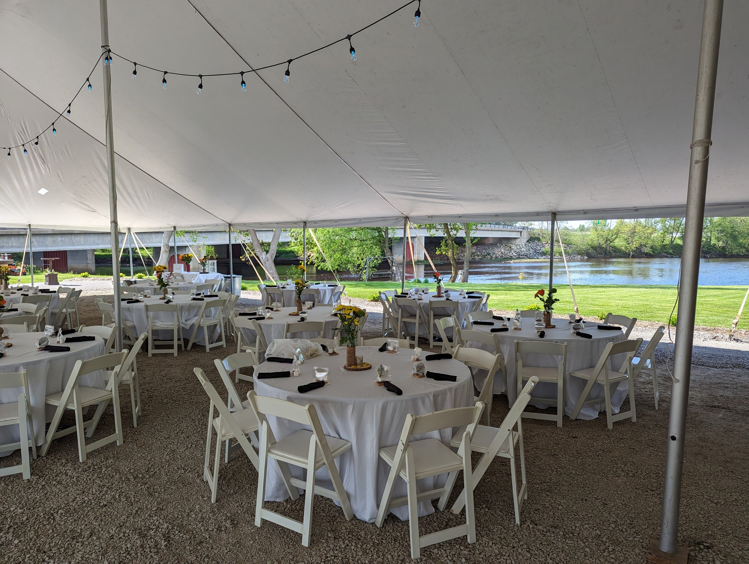 oconto-riviera-wedding-venue-table-set-view-2.jpg