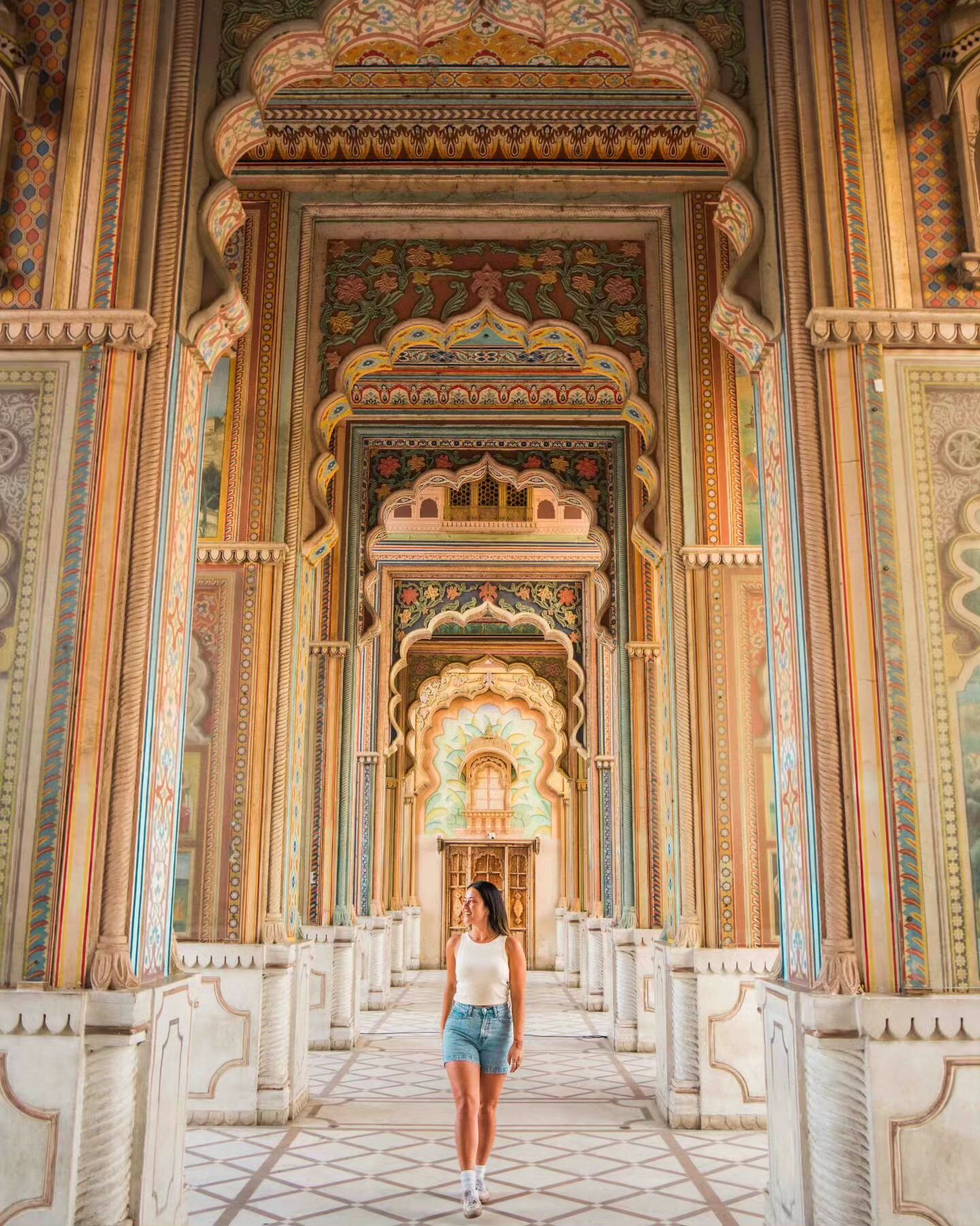 Jaipur Guide ✨️ SAVE ✨️ for your next visit! 

✨️ Patrika Gate: This is an open area so you can visit at any time without having to worry about entry times/fees. I would recommend going early in the morning if possible to avoid crowds

✨️ @the_old_ph