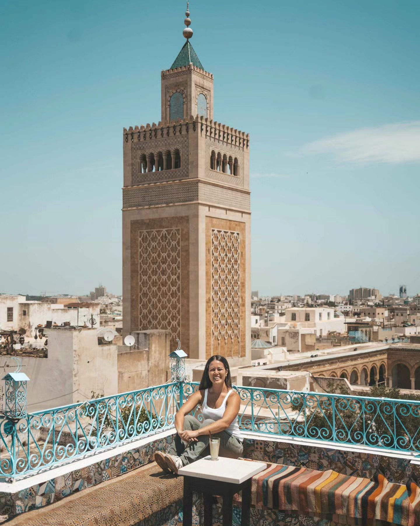 Back in Tunisia! 🇹🇳 Staying around Tunis for a few days to relax, do laundry, and catch up on work before heading to my next two countries ✨️

My favorite view in Tunis ✨️ SAVE ✨️ for the exact location! This rooftop cafe is located in the Medina, 