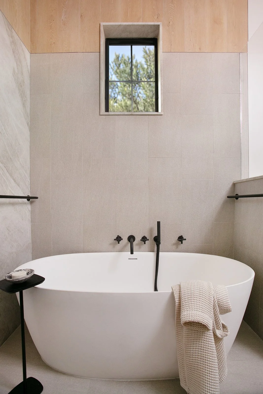 011526_AllieJaneDesign_PrinceAve_Erochephoto_Seq3482 tree_websize.jpg