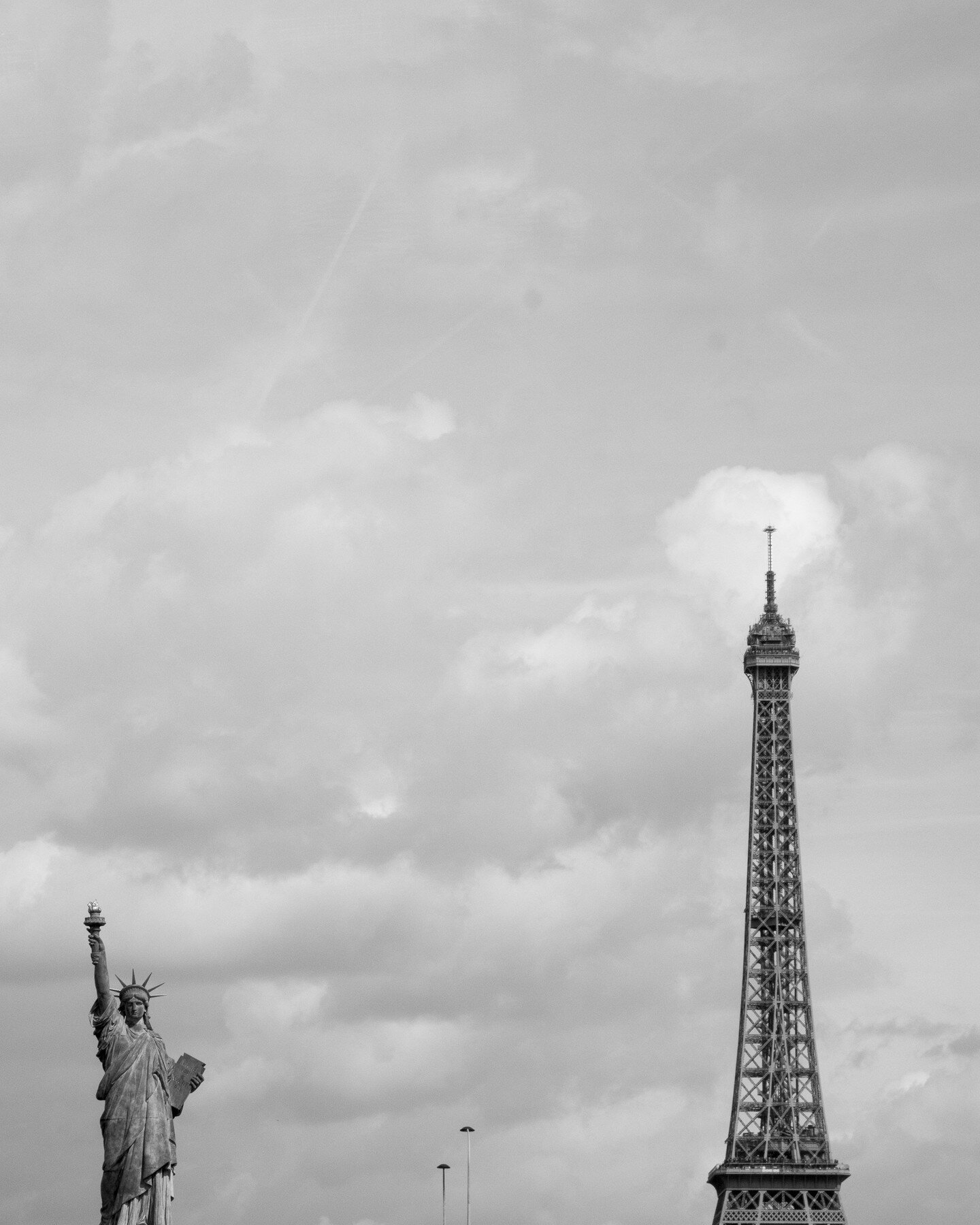 'Best of both worlds'
(Paris, France)

#france #paris #eiffeltower #toureiffel #statueofliberty #statueoflibertyparis