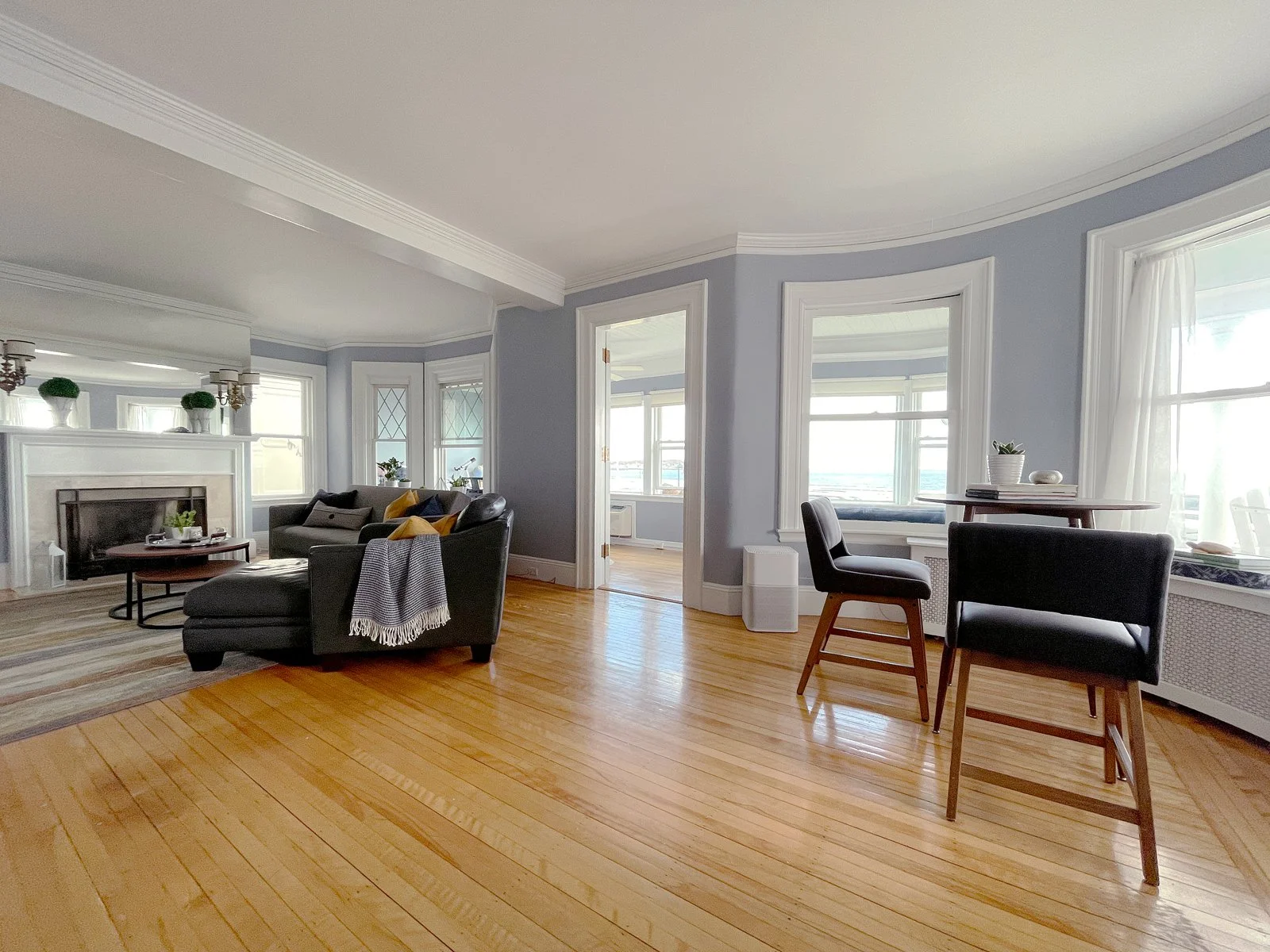 6-LIVING-ROOM-2.jpg