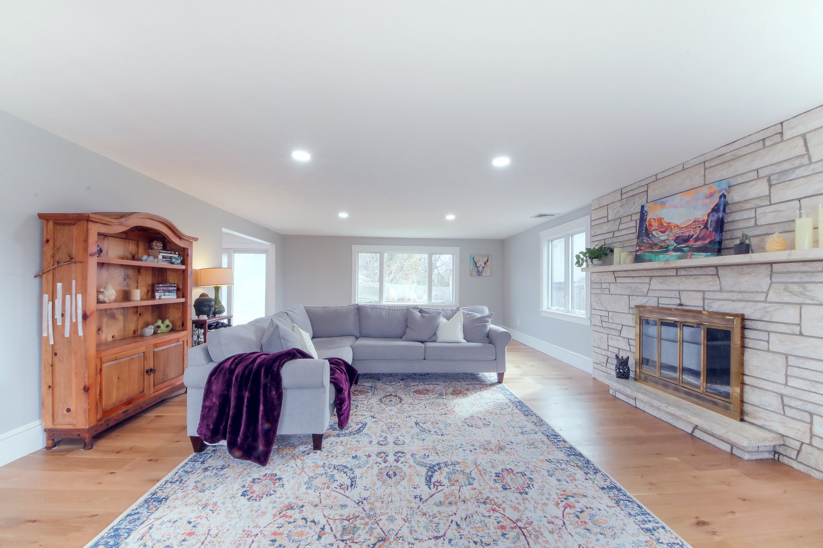 8-LIVING-ROOM-3.jpg