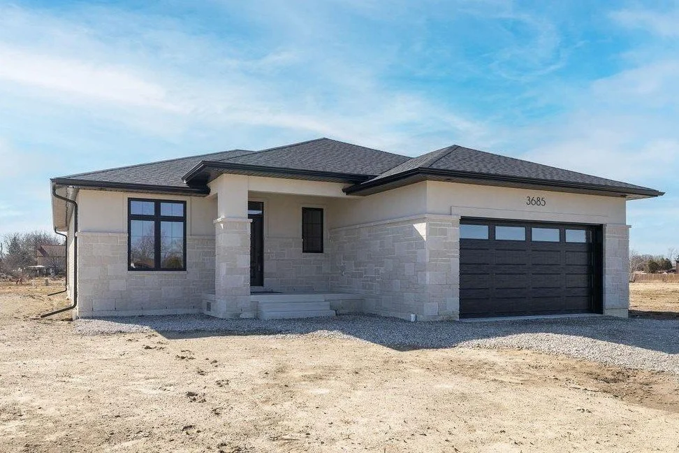 3685 Farrow - Front of House.jpg