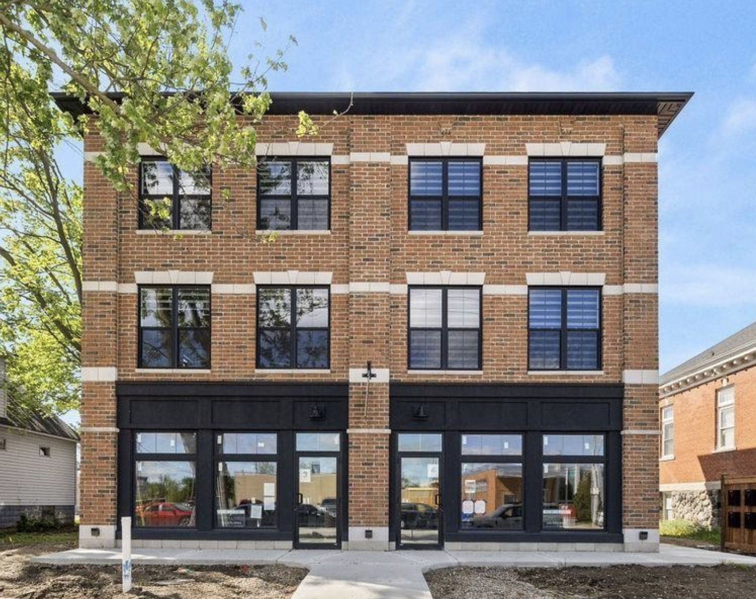 22 Gordon - Front of House.png