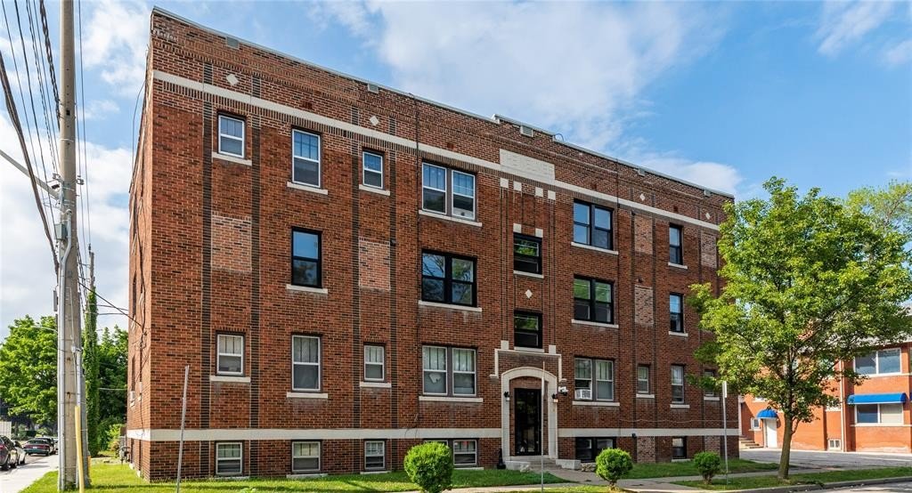 74 Ellis St W Unit 12