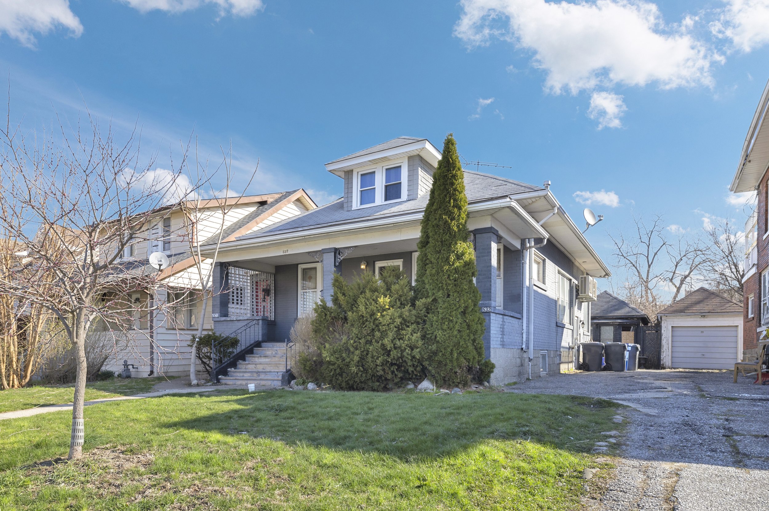 530-532 Campbell Ave