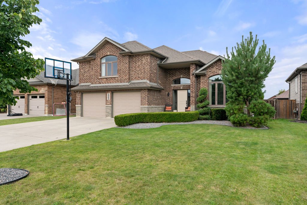 1364 Colonial Crossing - Front of House.jpg