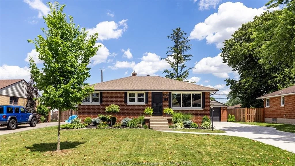 3570 MCKAY AVE.