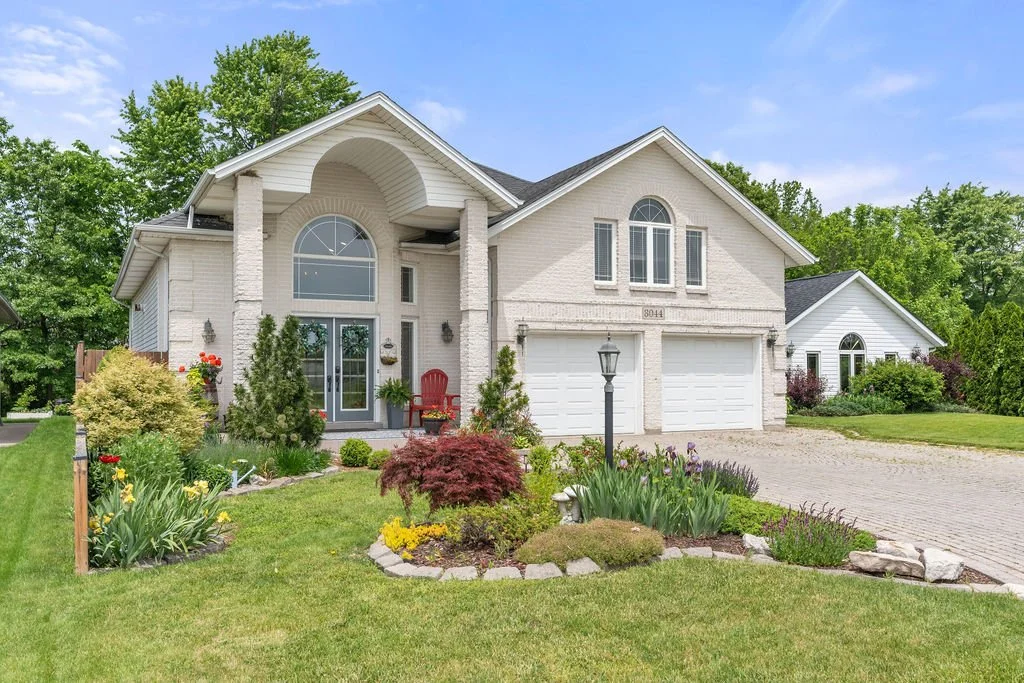 8044 Gardiner Crescent