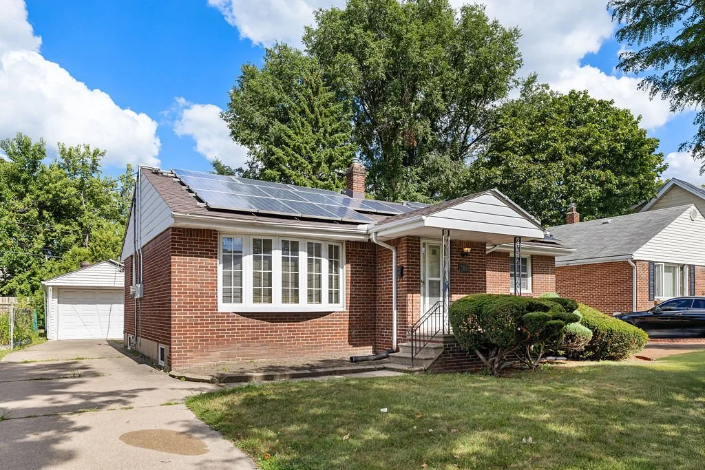 386 Partington Ave
