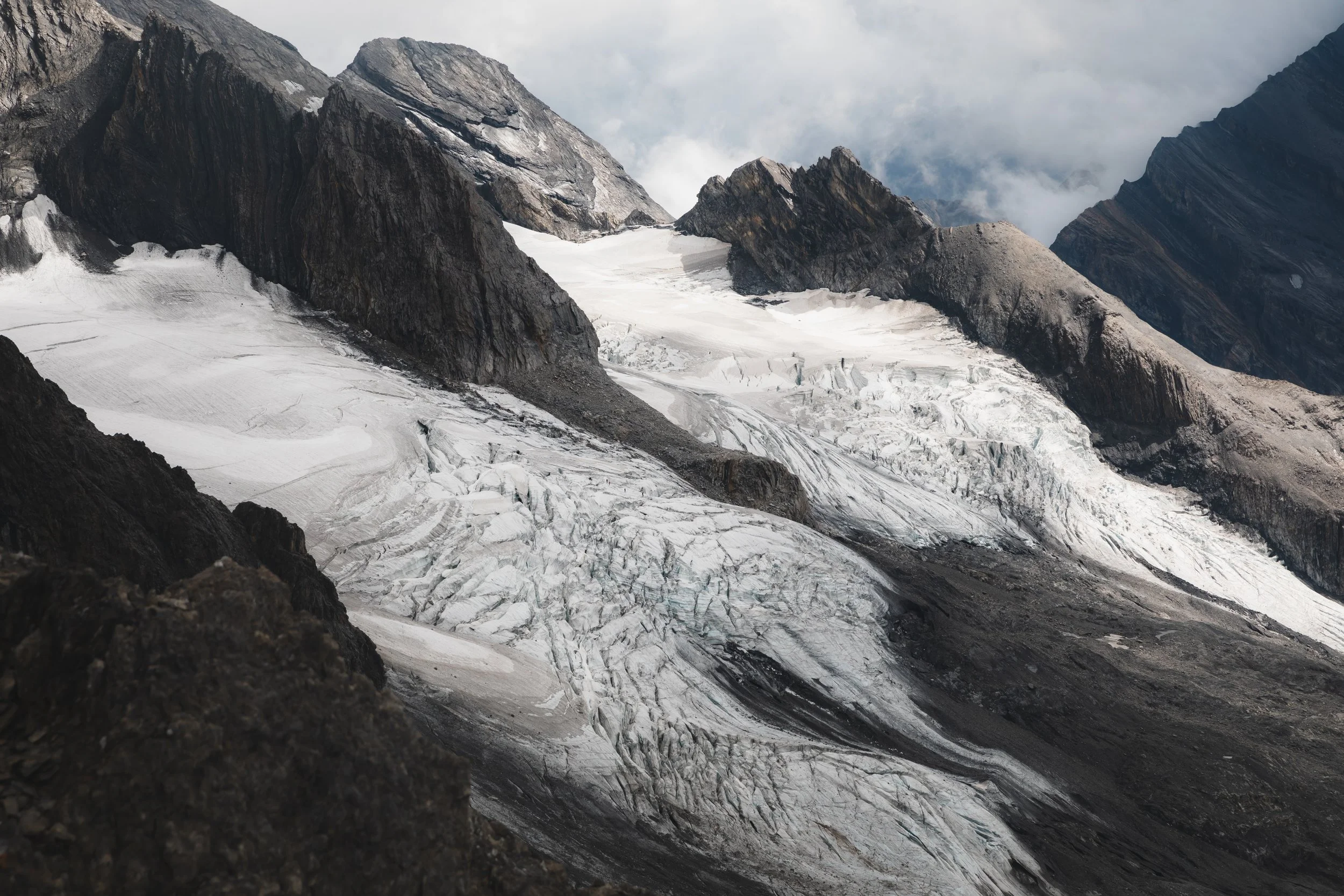acc-gmc-glacier-chess-group-canadian-rockies.jpg