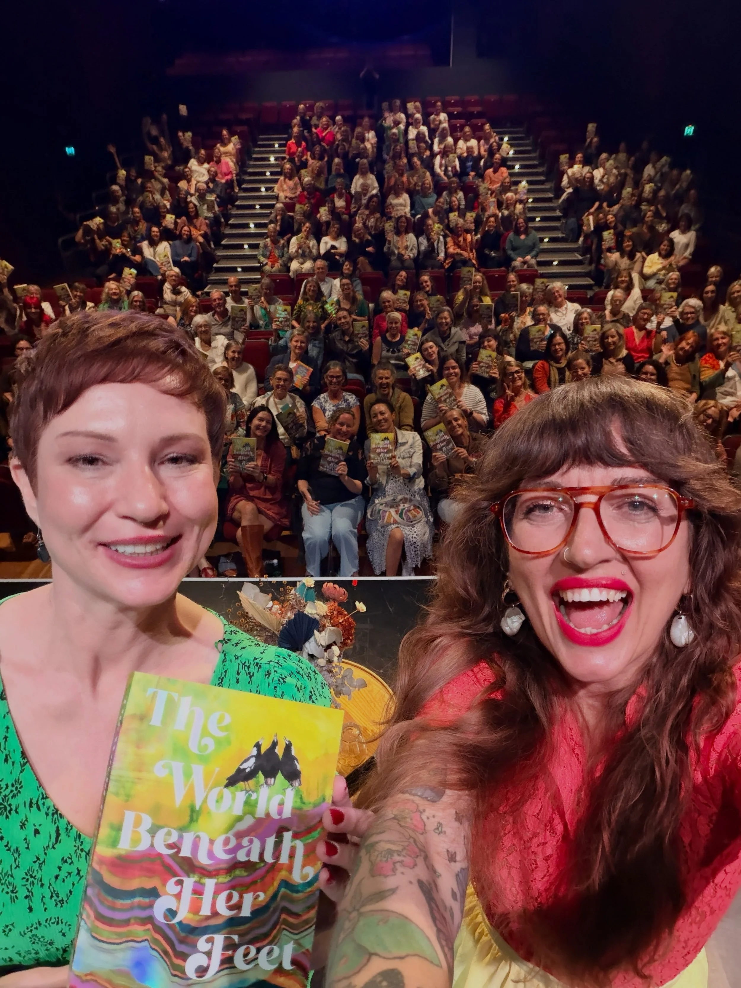 THANK YOU NOOSA READERS!!

On Wednesday night, together with @georgiaharper_author @noosalibraries @thejnoosa @anniesbooksonperegian, we celebrated Maggie Byrd and THE WORLD BENEATH HER FEET on Gubbi Gubbi Country &mdash; under a balmy dusk spring sk