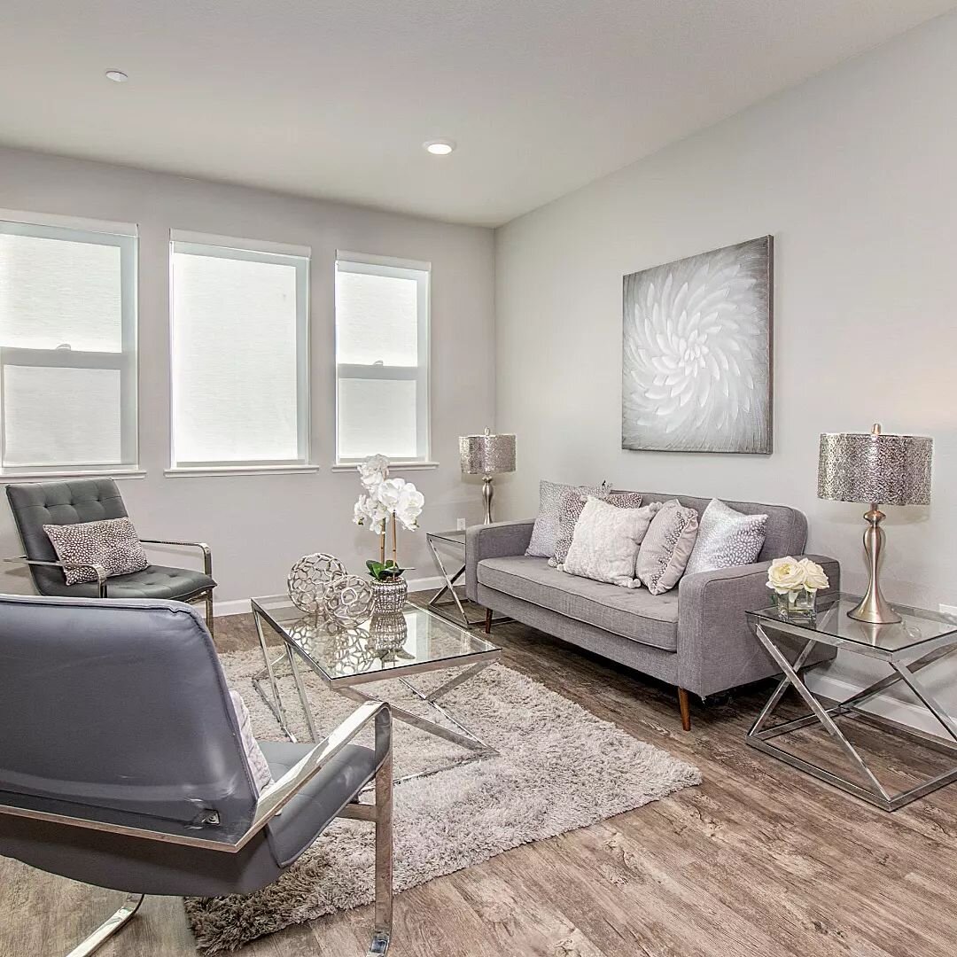 Coming soon in Communications Hill!

#365staging #STAGING #stager #homestager #homestaging #homeforsale #interiordecorating #interiordesign #interiordecorator #interiordesigner #decorator #decorating #bayarearealestate #listing #milliondollarlisting 